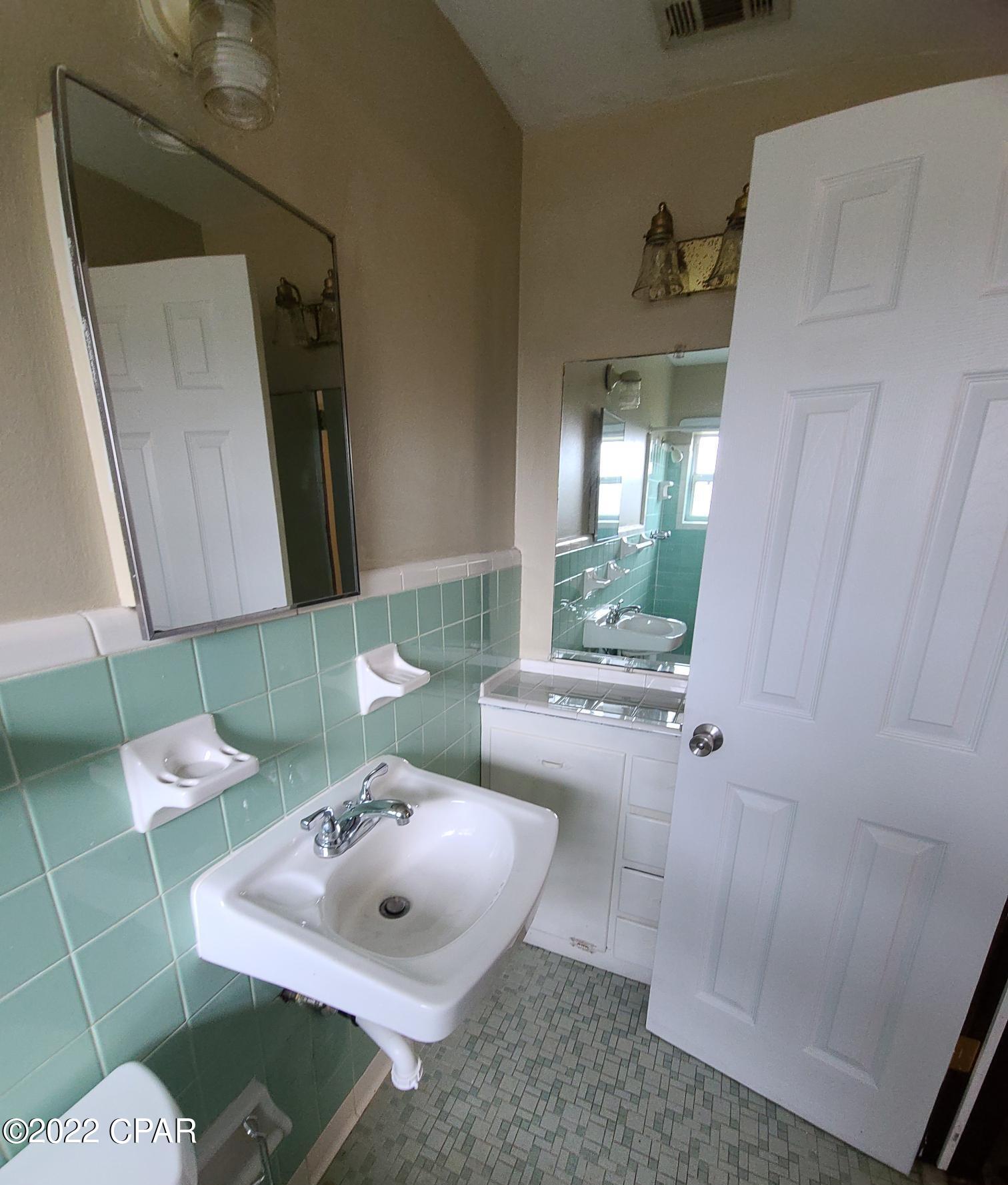 Parkway Manor - Residential