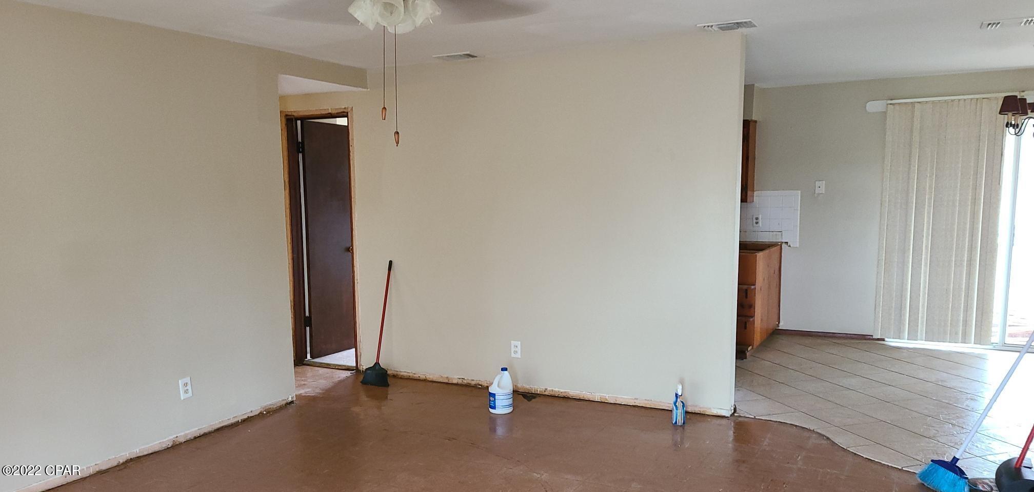 Parkway Manor - Residential