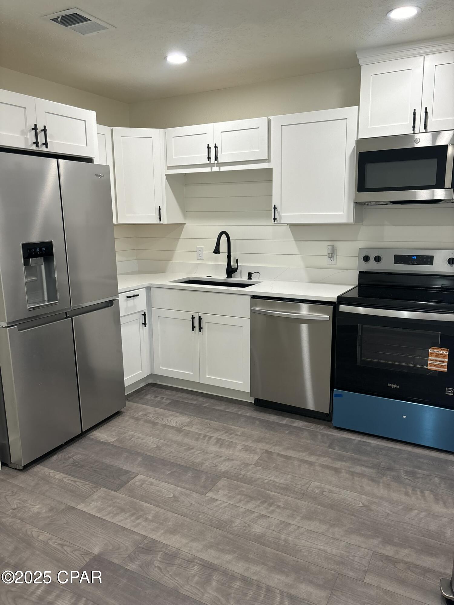 [No Recorded Subdiv] - Residential Lease