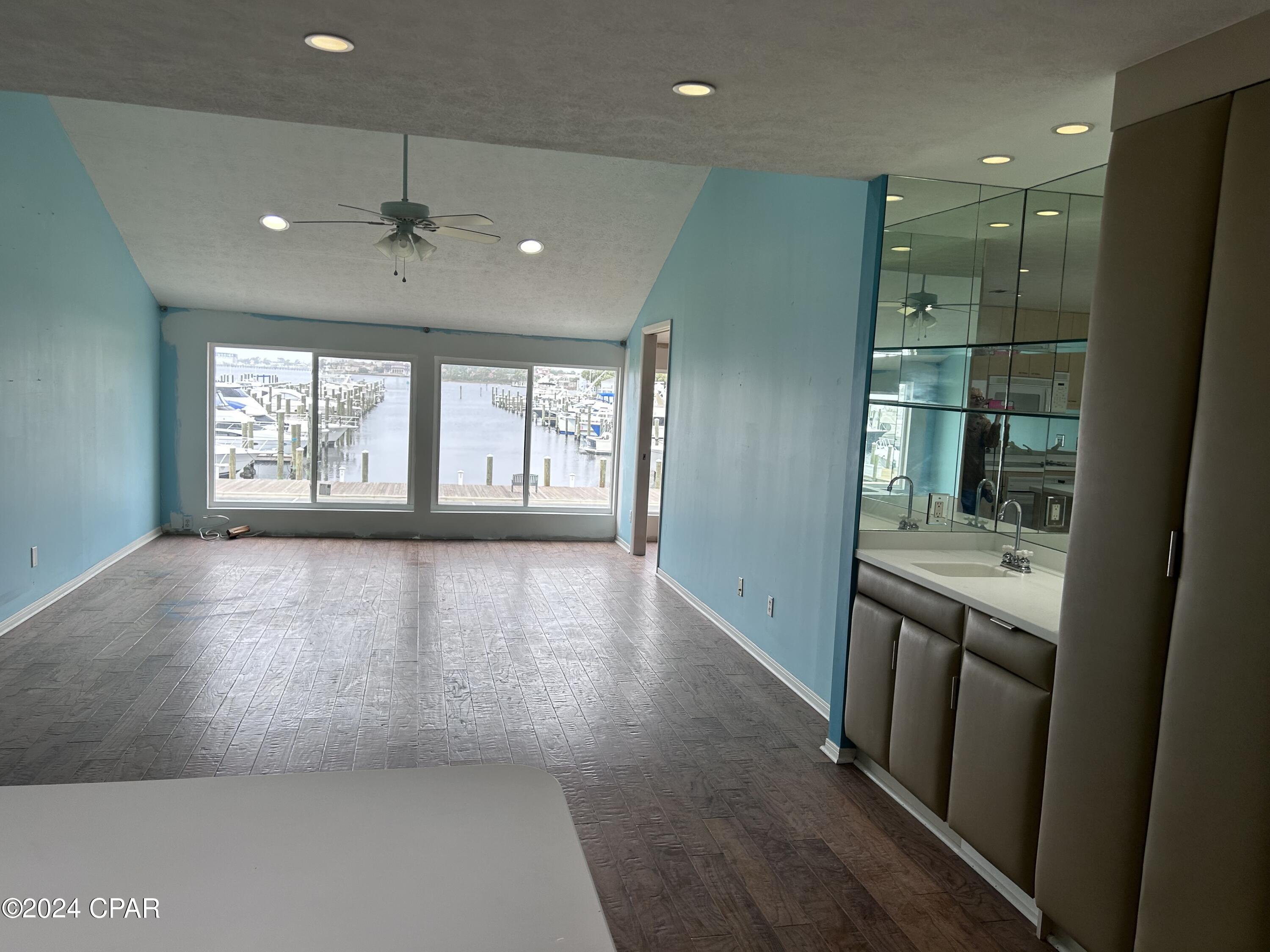 Bay Point Harbour Villas - Residential