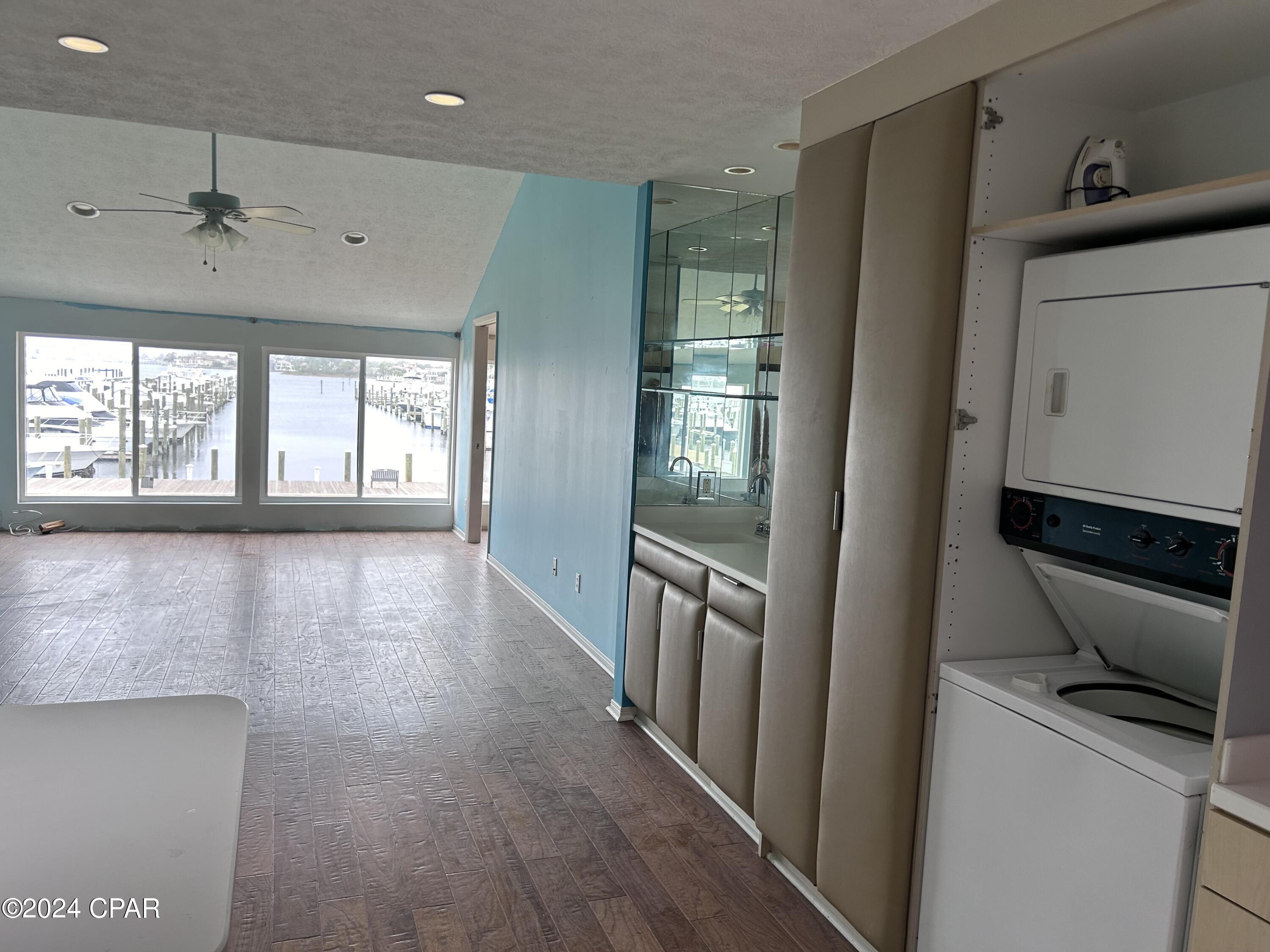 Bay Point Harbour Villas - Residential