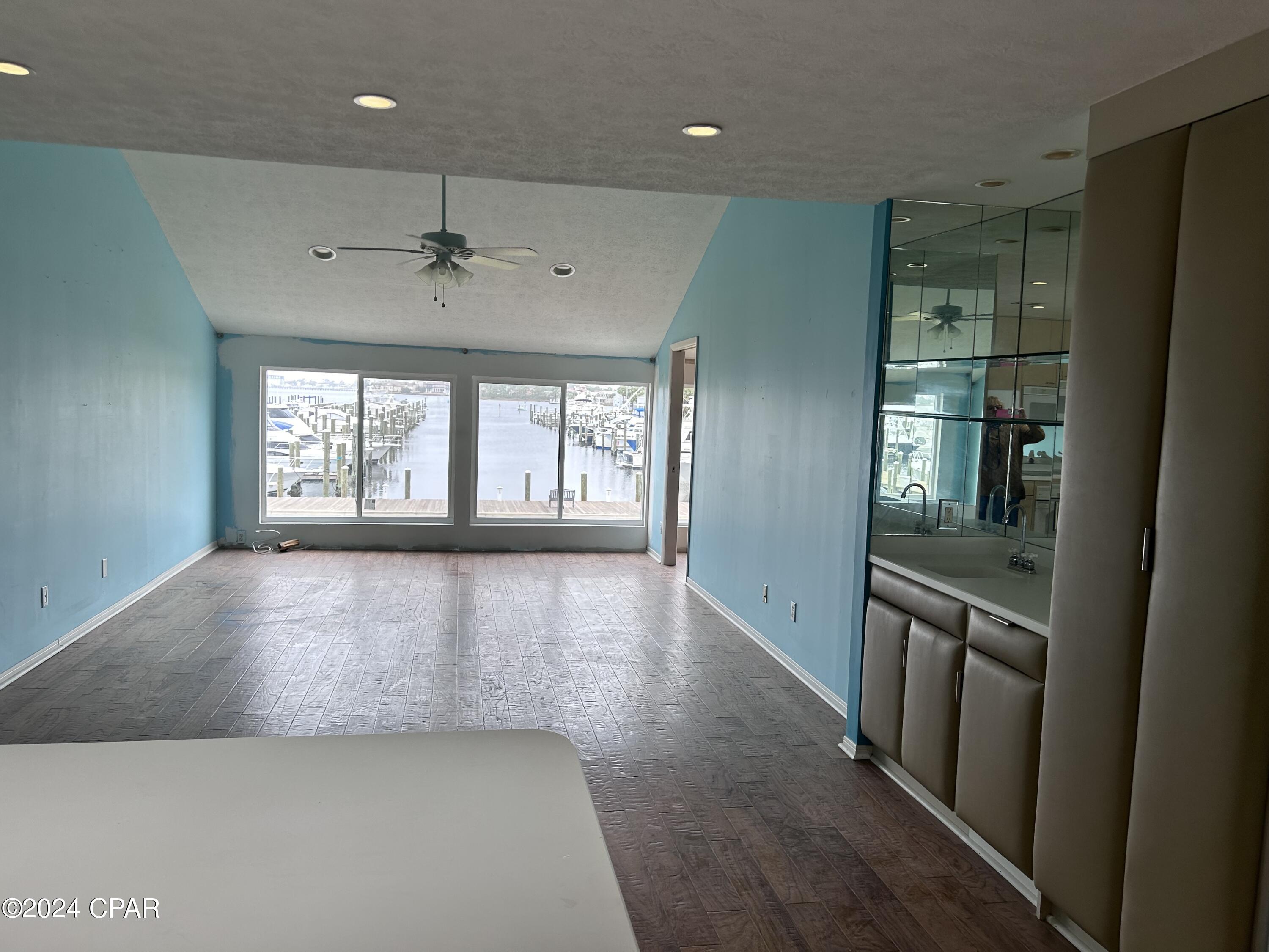 Bay Point Harbour Villas - Residential