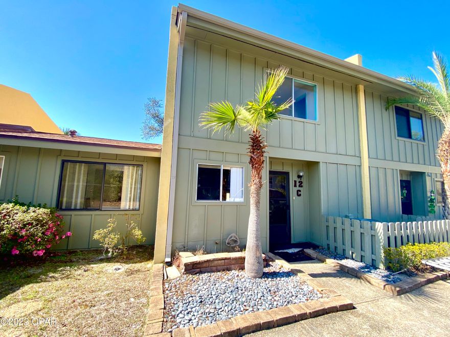 ATTENTION ALL INVESTORS!!! Great opportunity for a flip. There is so much potential in this 2 bedroom, 2 bathroom duplex.  Call today for a showing.