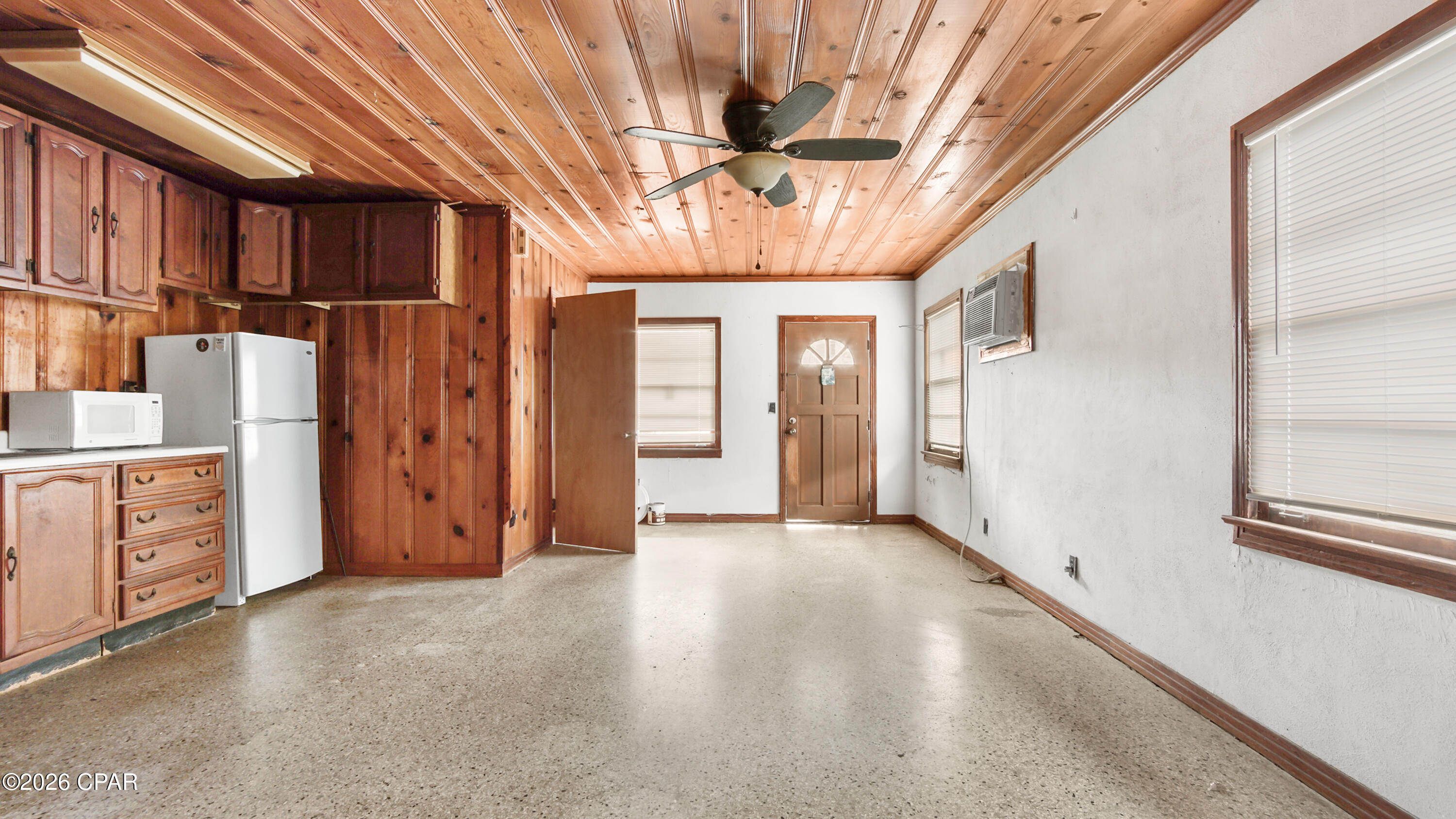 Hutchison's 1st To Bahama Bch - Commercial Sale