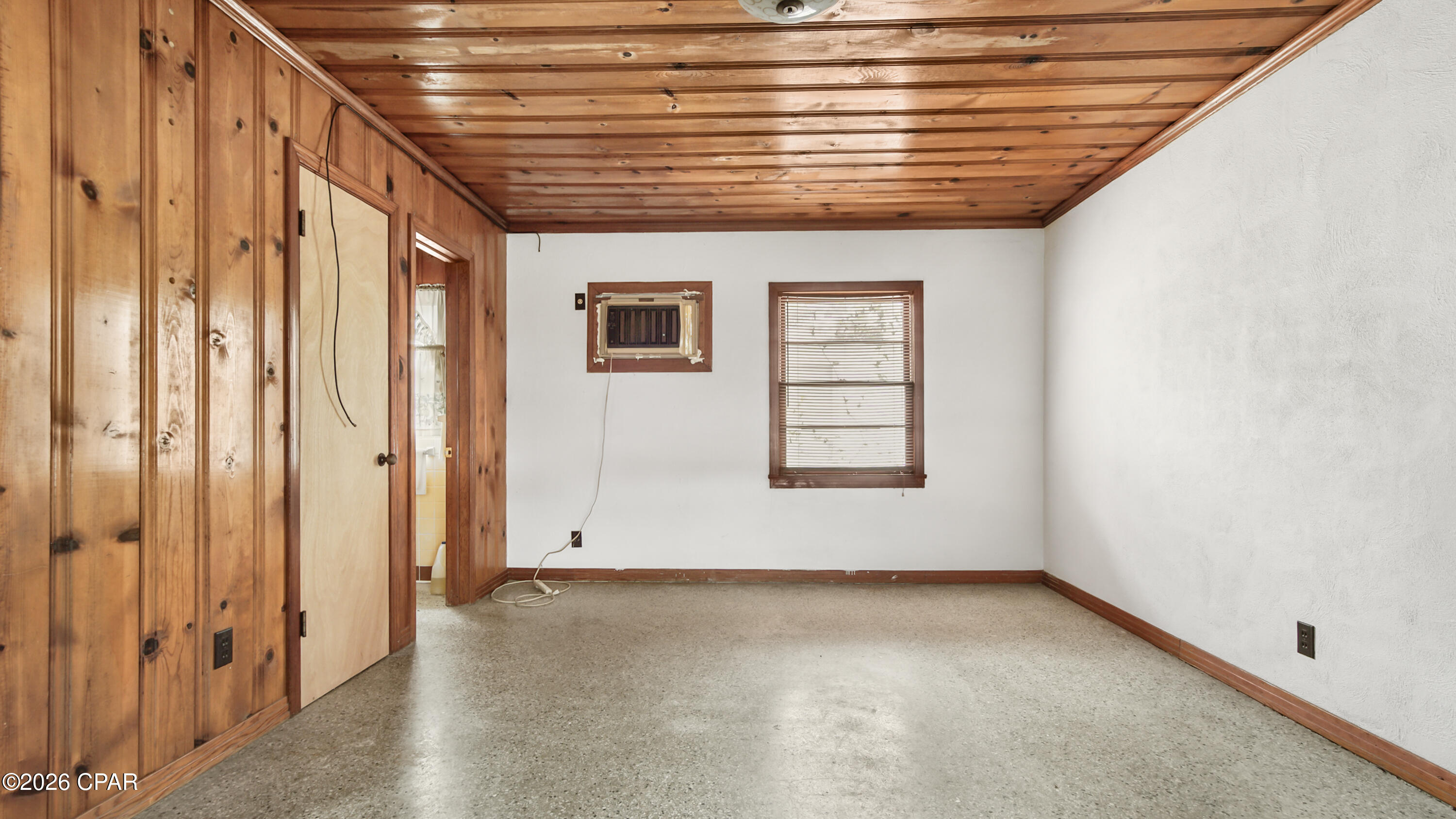 Hutchison's 1st To Bahama Bch - Commercial Sale