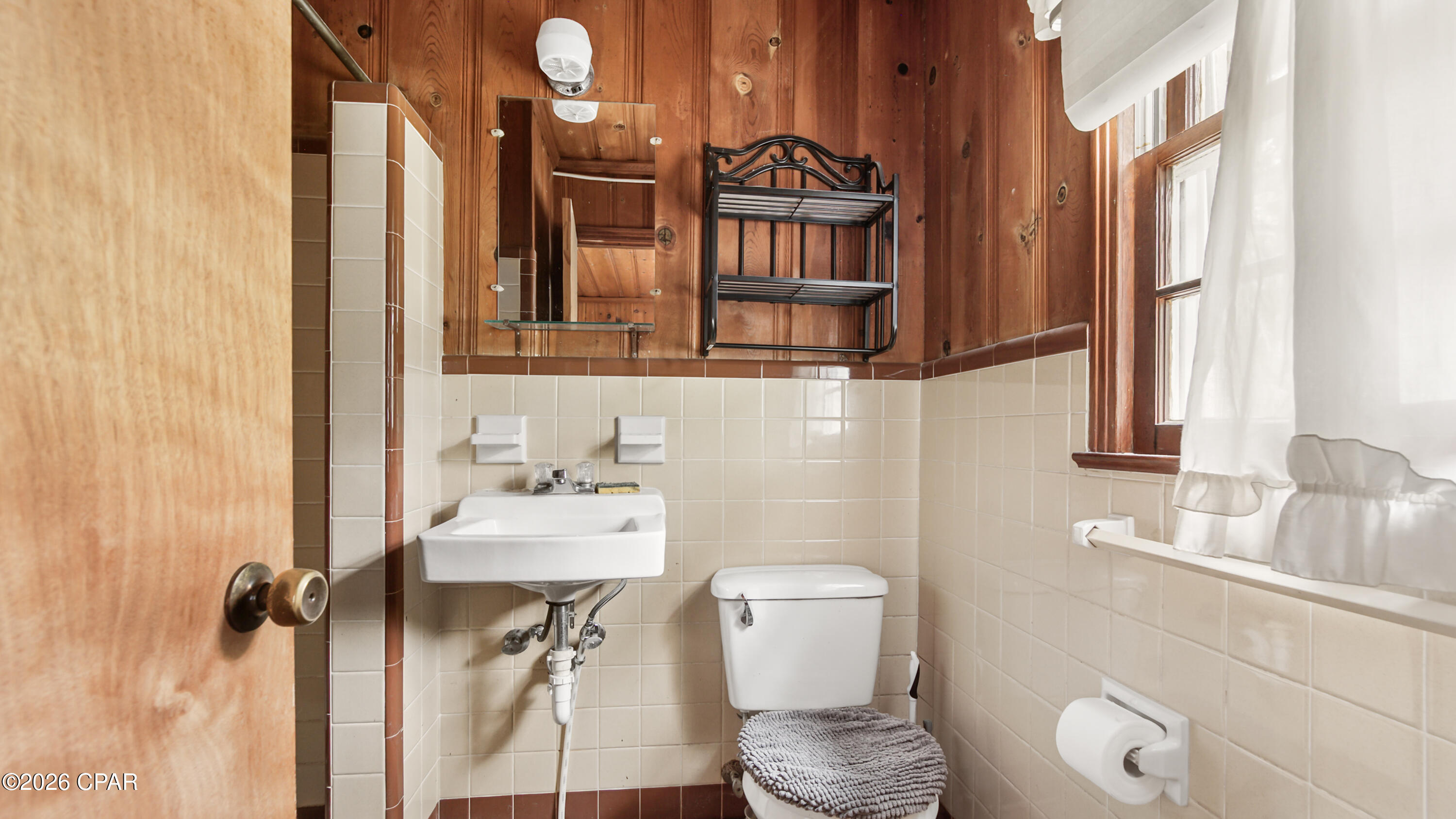 Hutchison's 1st To Bahama Bch - Commercial Sale