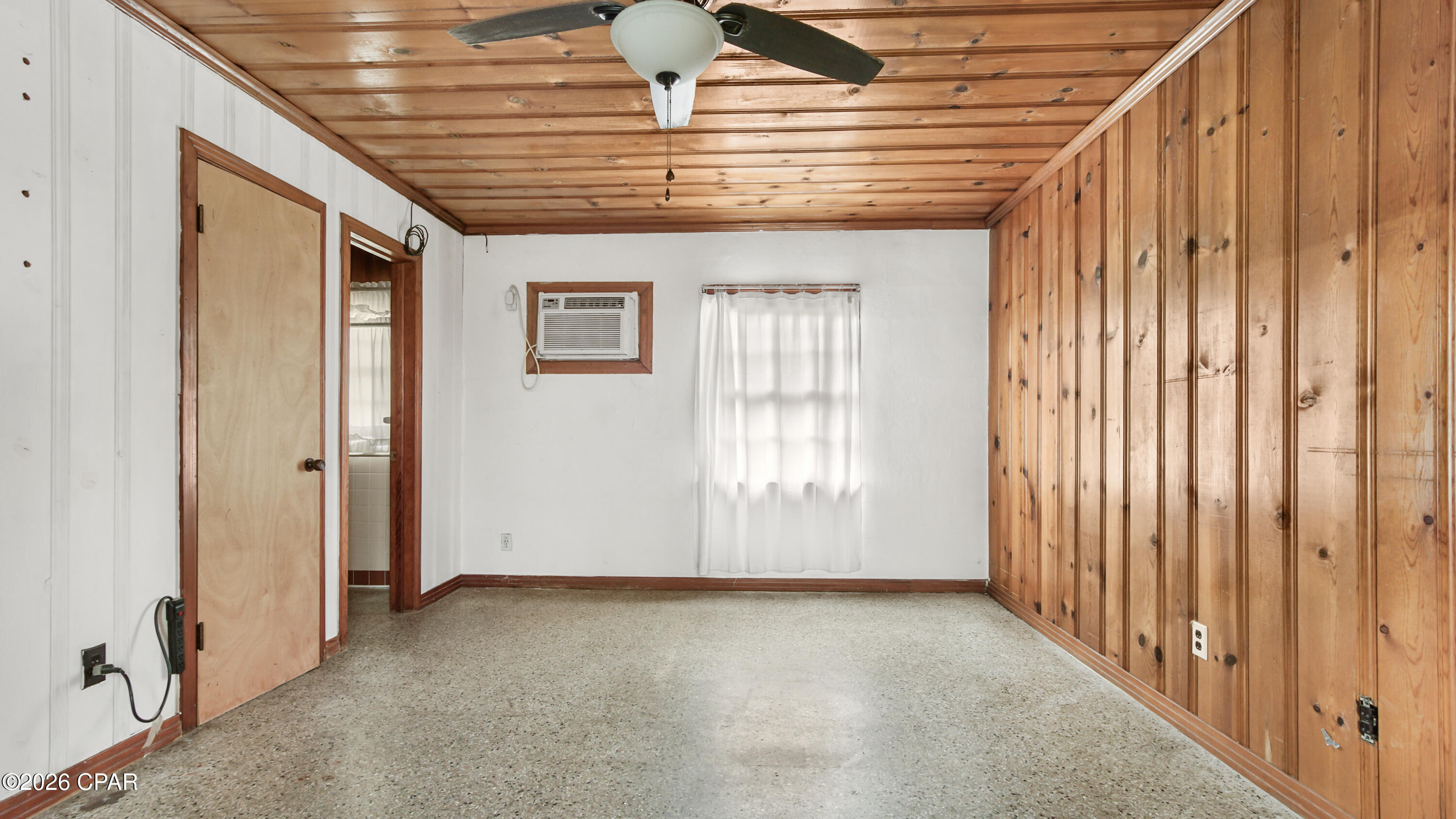 Hutchison's 1st To Bahama Bch - Commercial Sale