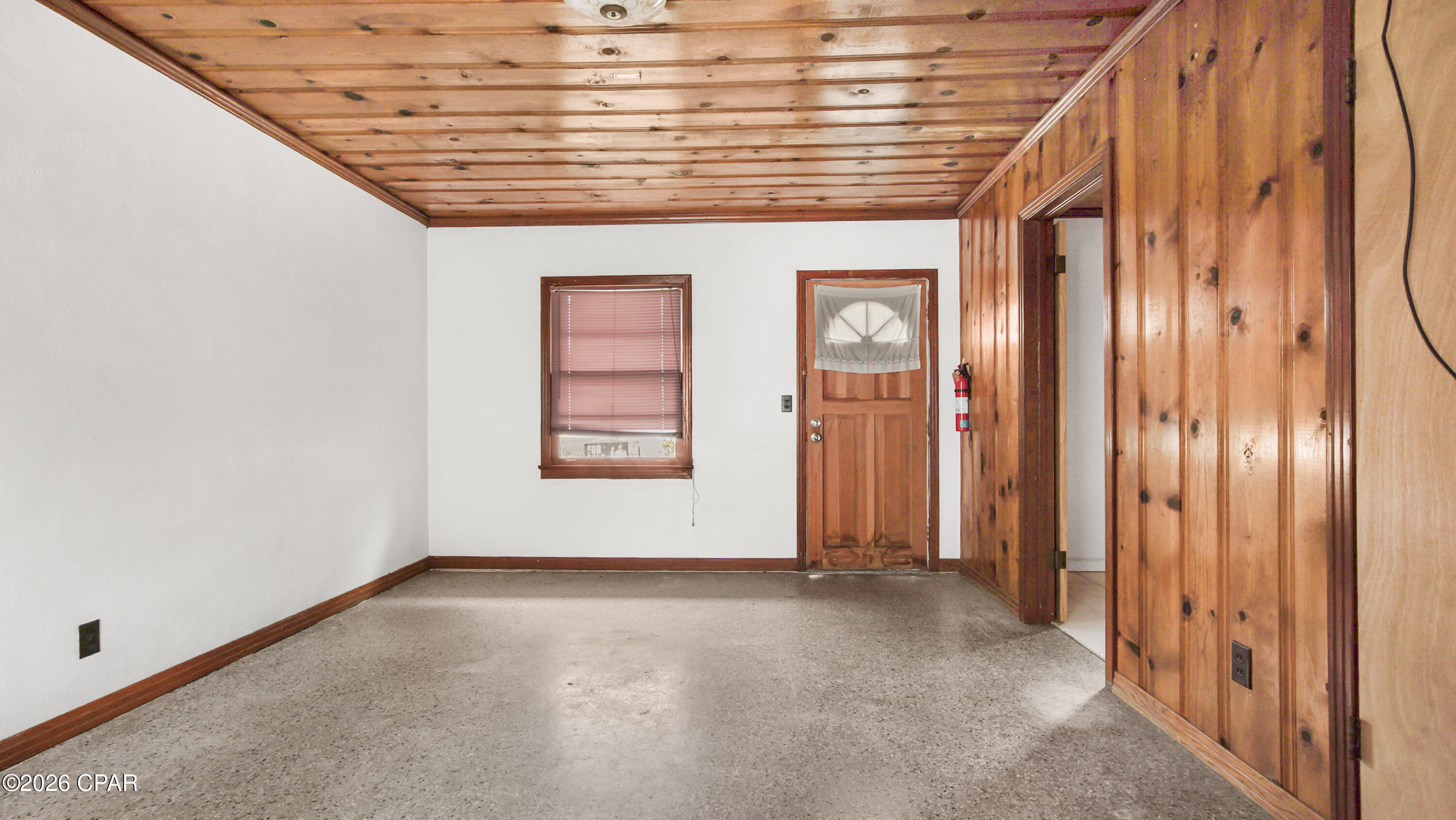 Hutchison's 1st To Bahama Bch - Commercial Sale