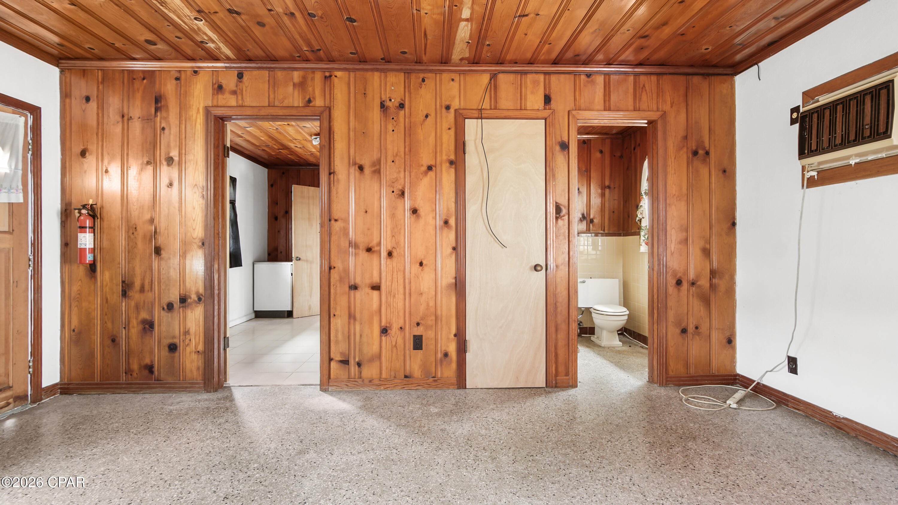 Hutchison's 1st To Bahama Bch - Commercial Sale