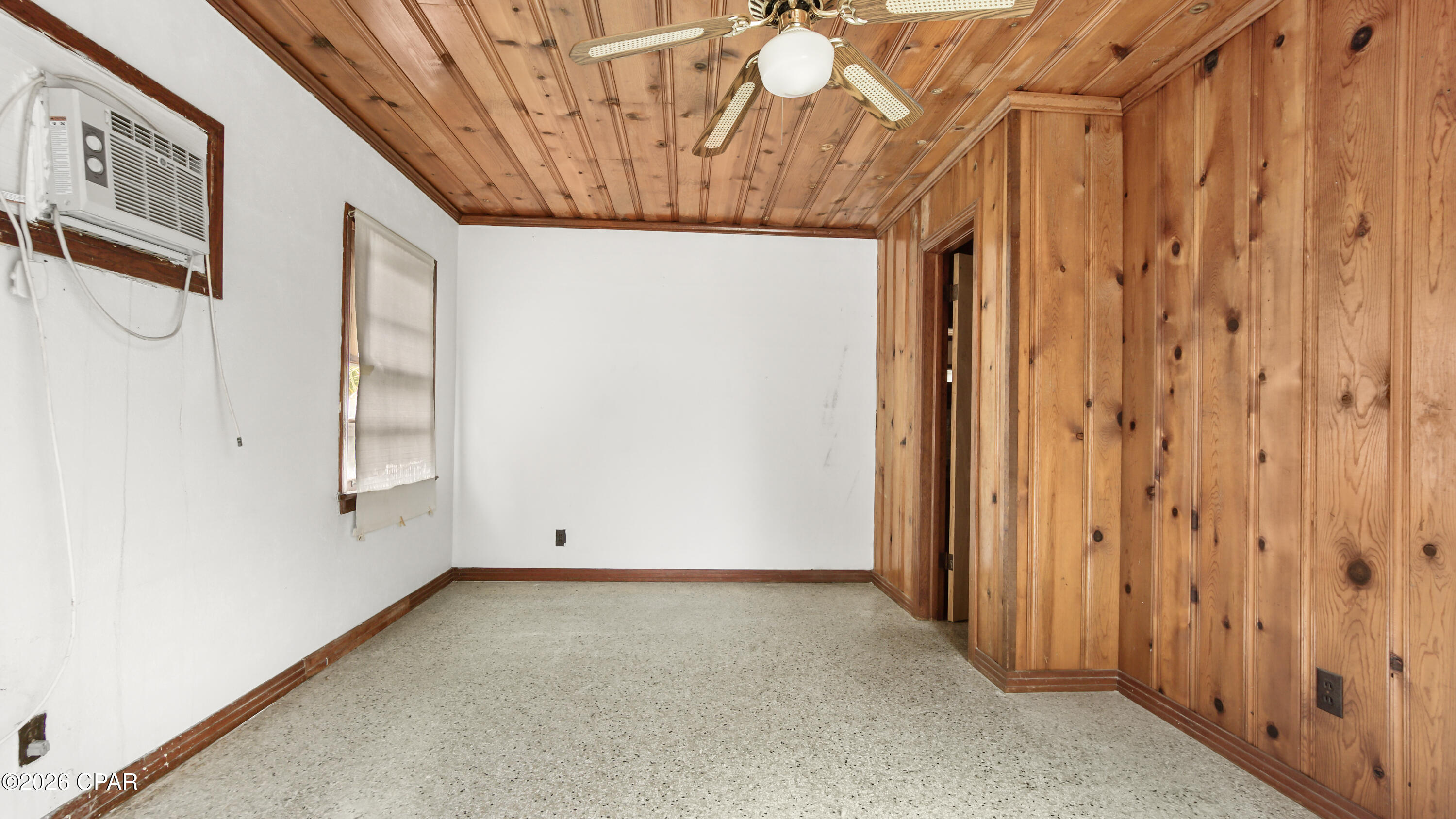 Hutchison's 1st To Bahama Bch - Commercial Sale