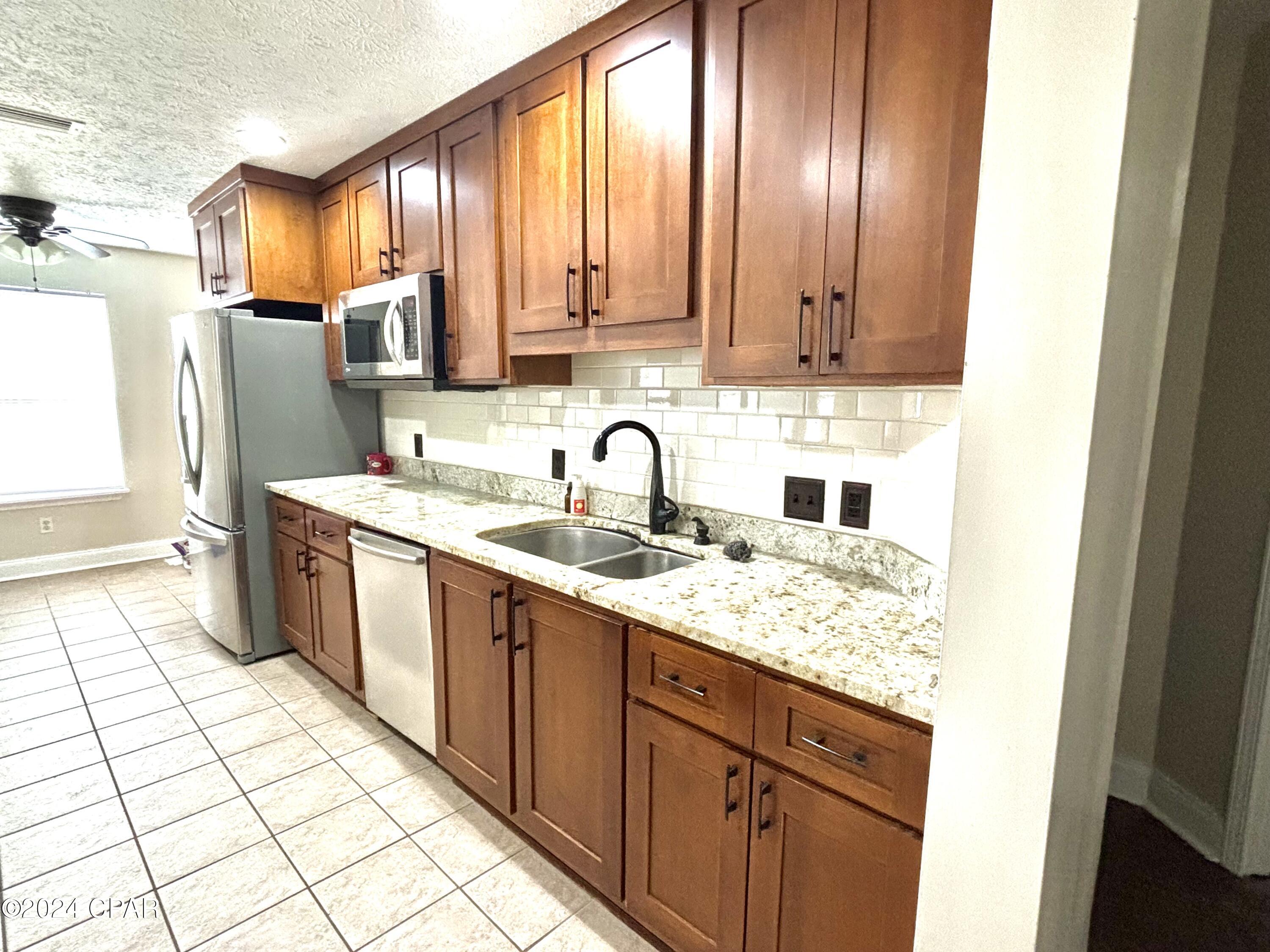 [No Recorded Subdiv] - Residential Lease