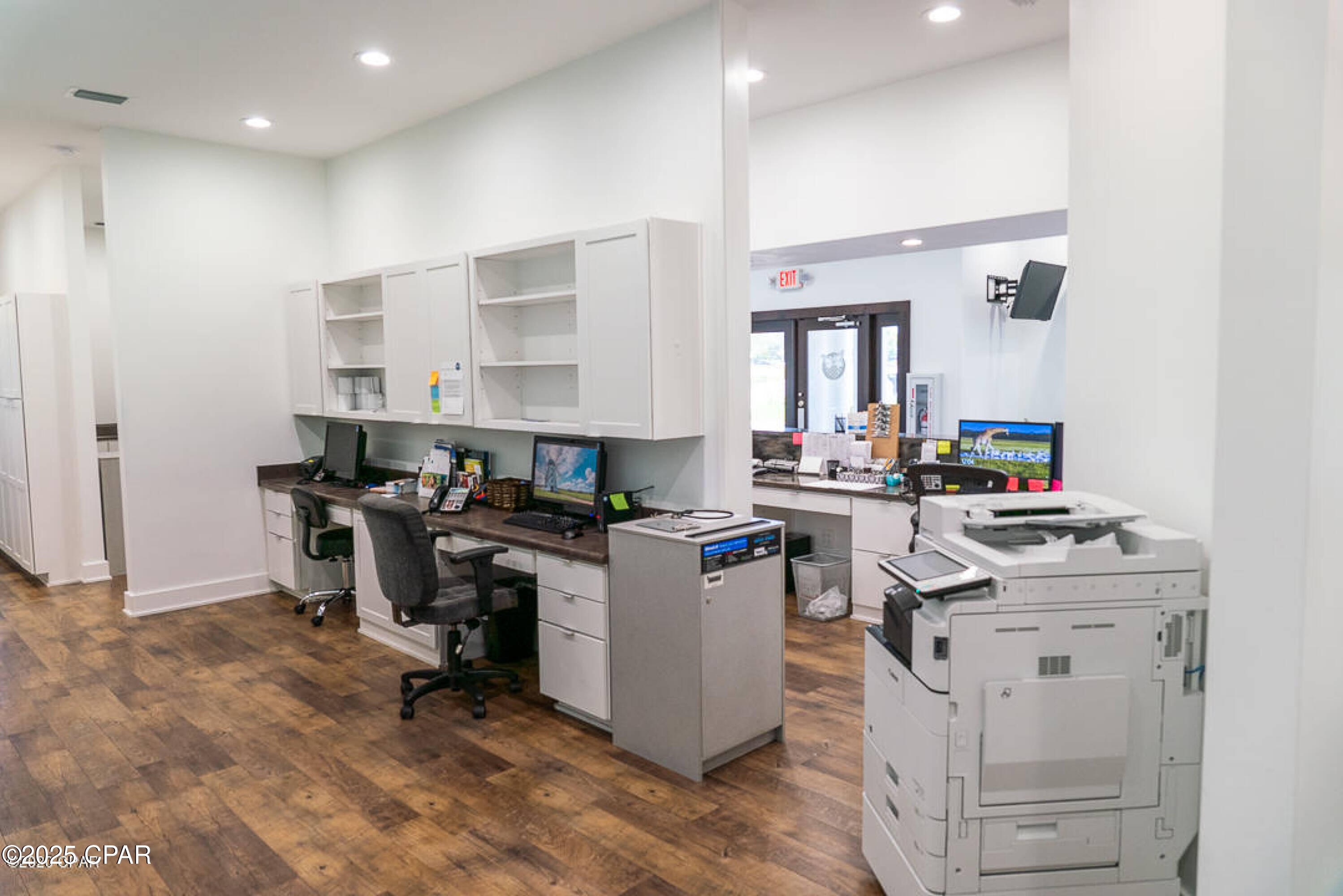 Jamaican Lake - Commercial Sale