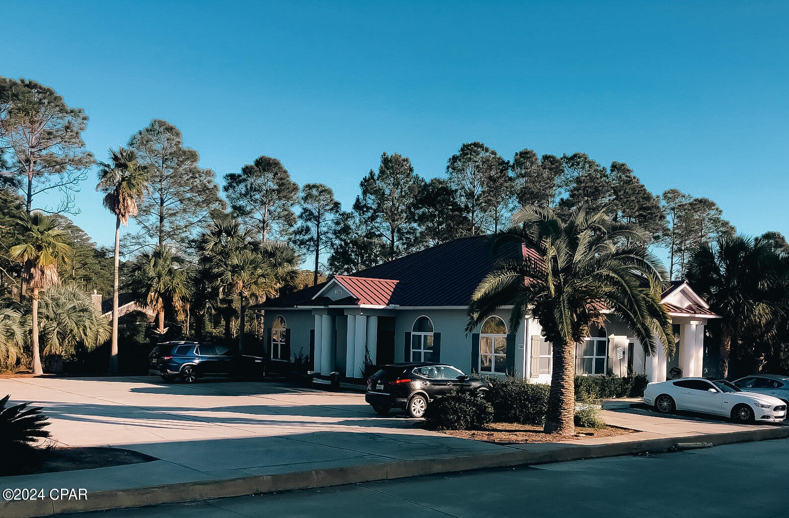 Jamaican Lake - Commercial Sale