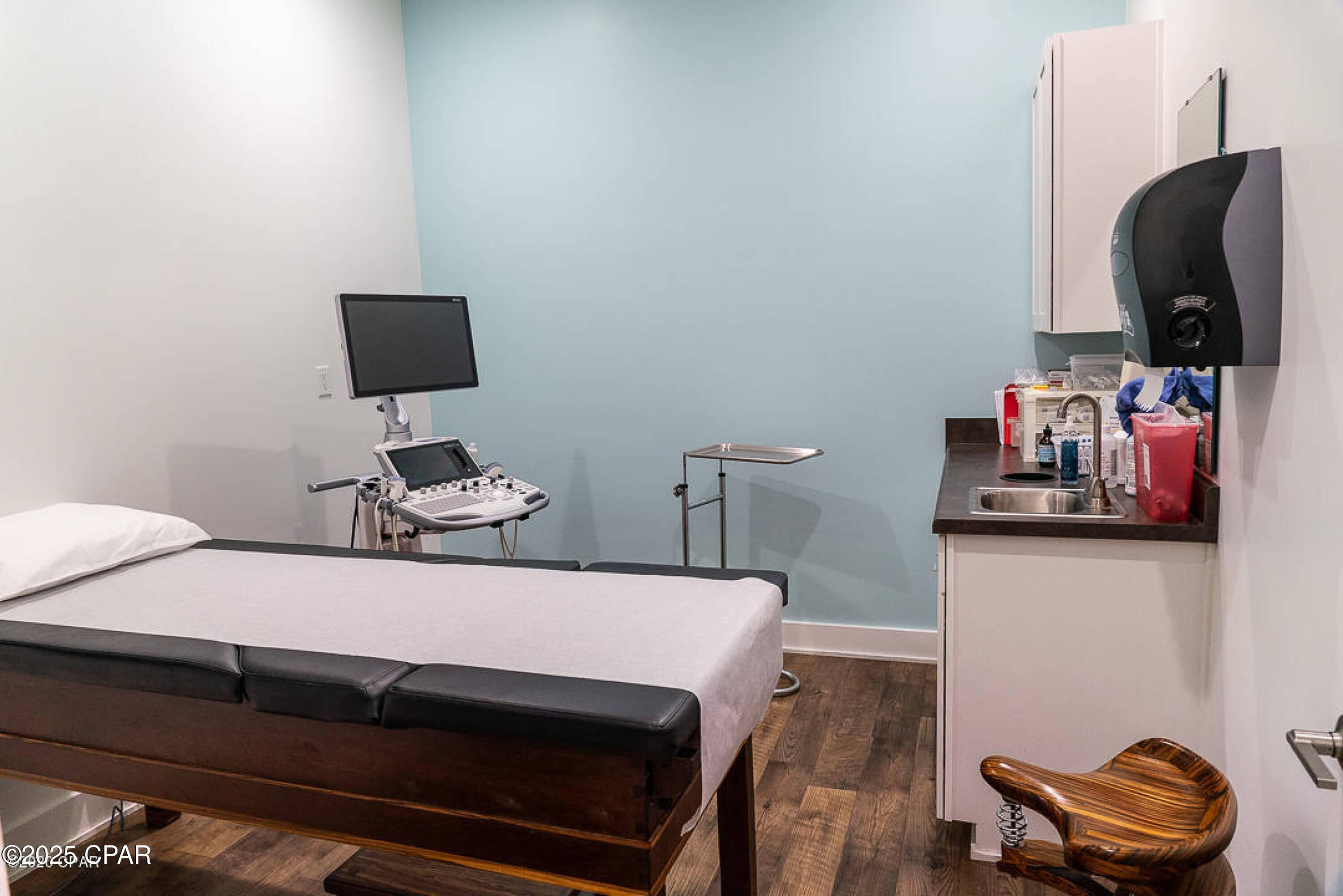 Jamaican Lake - Commercial Sale