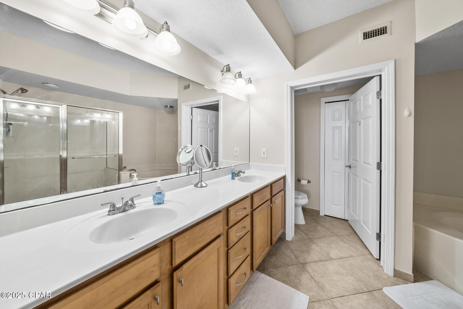 Magnolia Bay Club - Residential