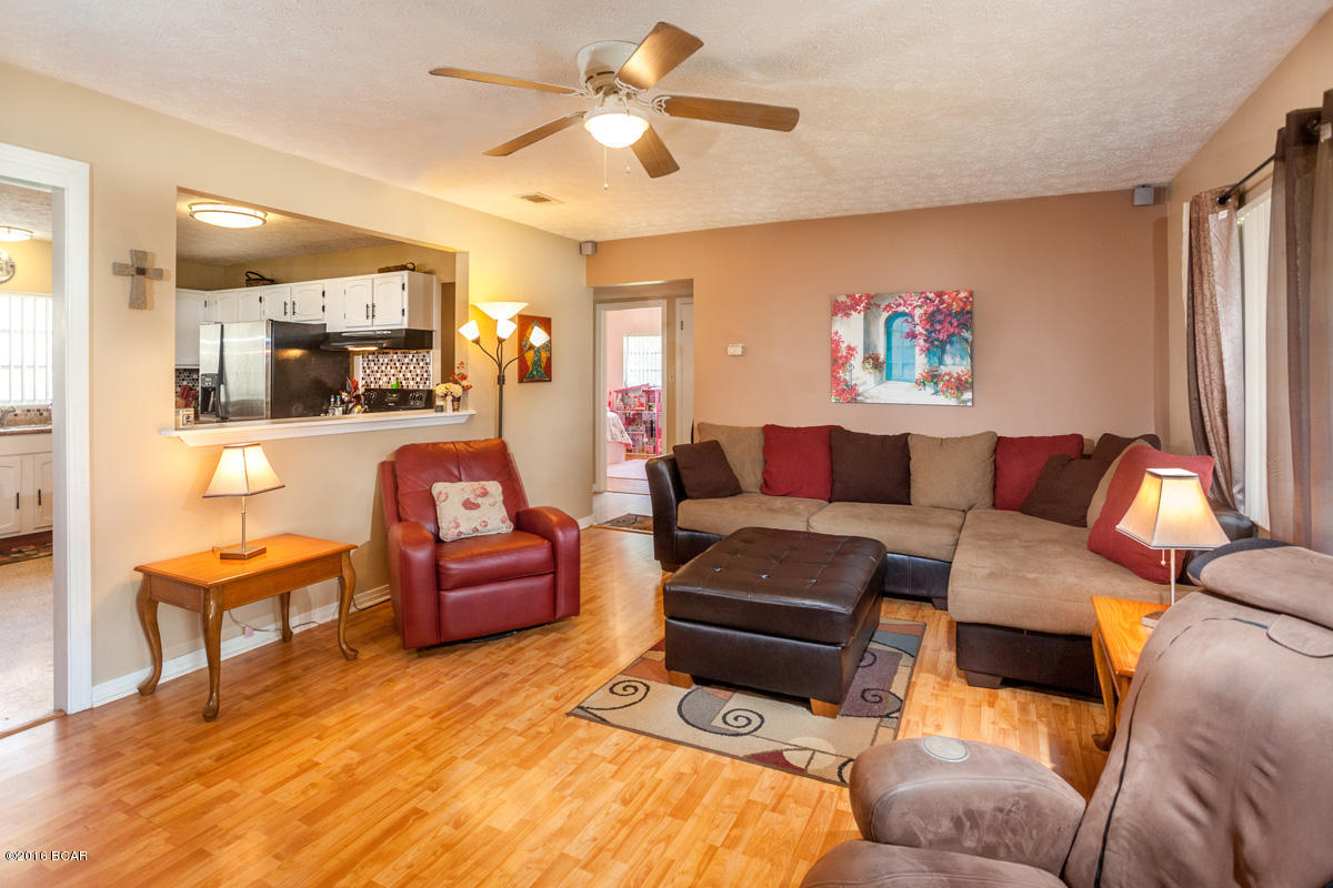 Pretty Bayou Hts 1st - Residential