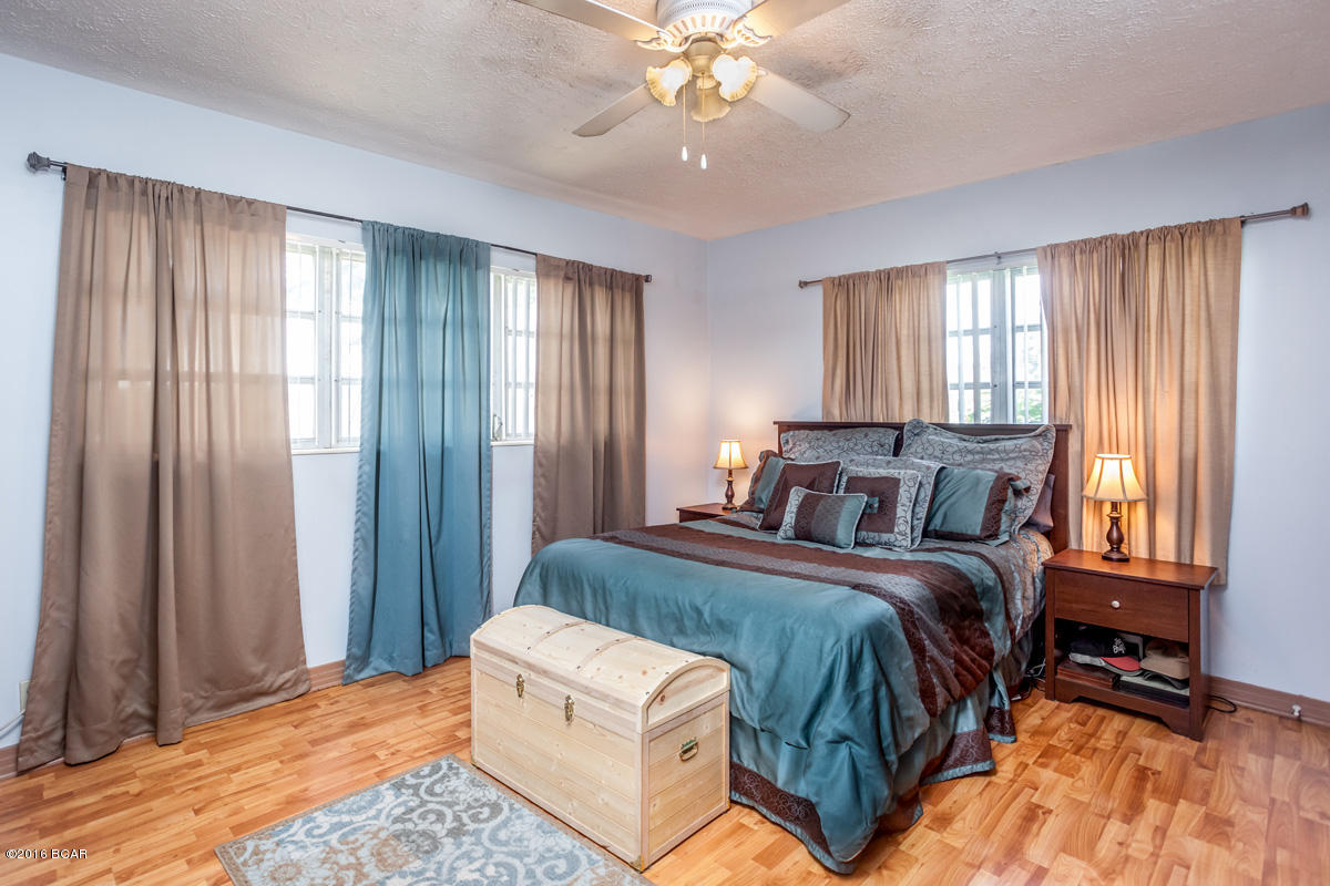 Pretty Bayou Hts 1st - Residential