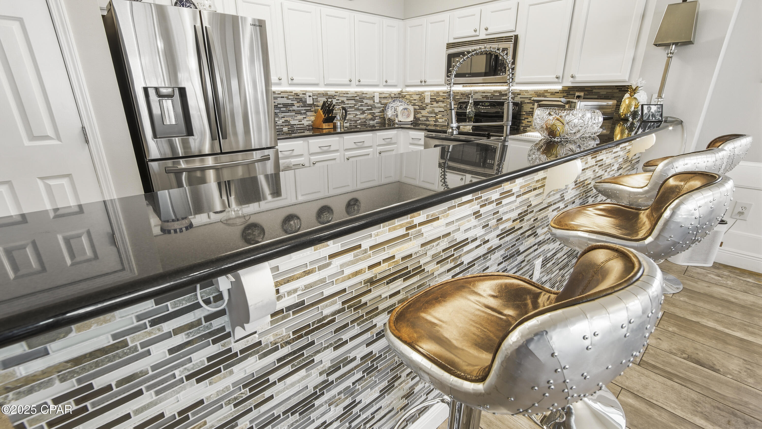 Magnolia Bay Club - Residential