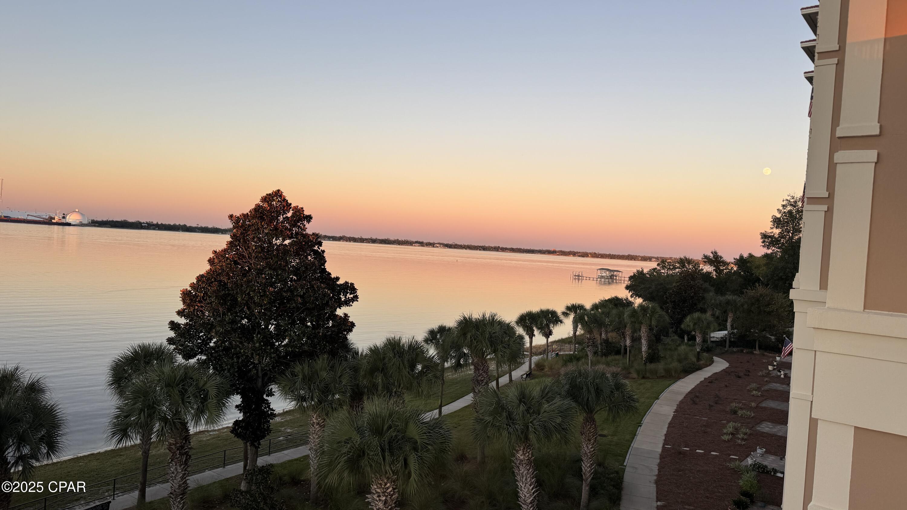 Magnolia Bay Club - Residential