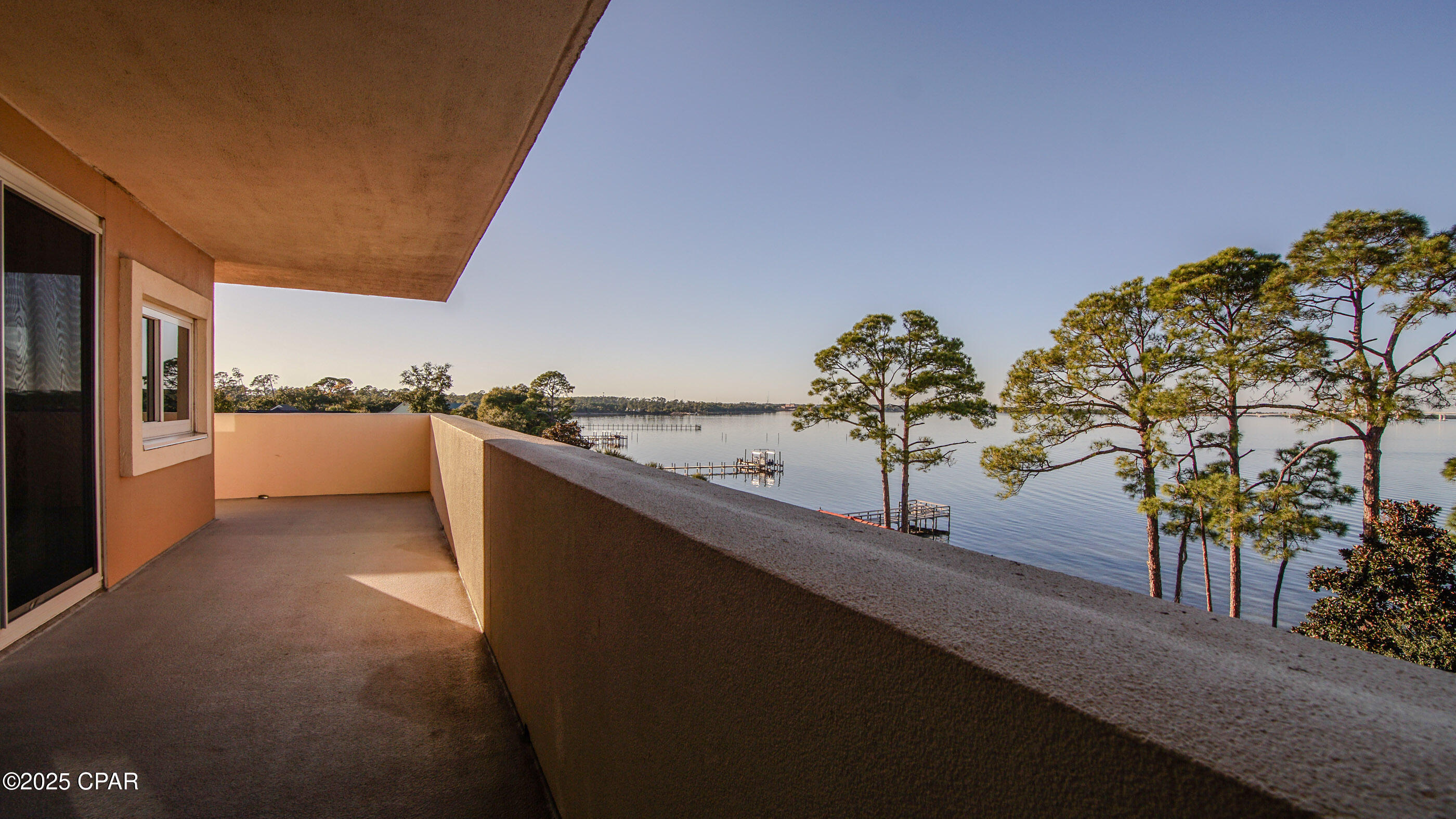 Magnolia Bay Club - Residential
