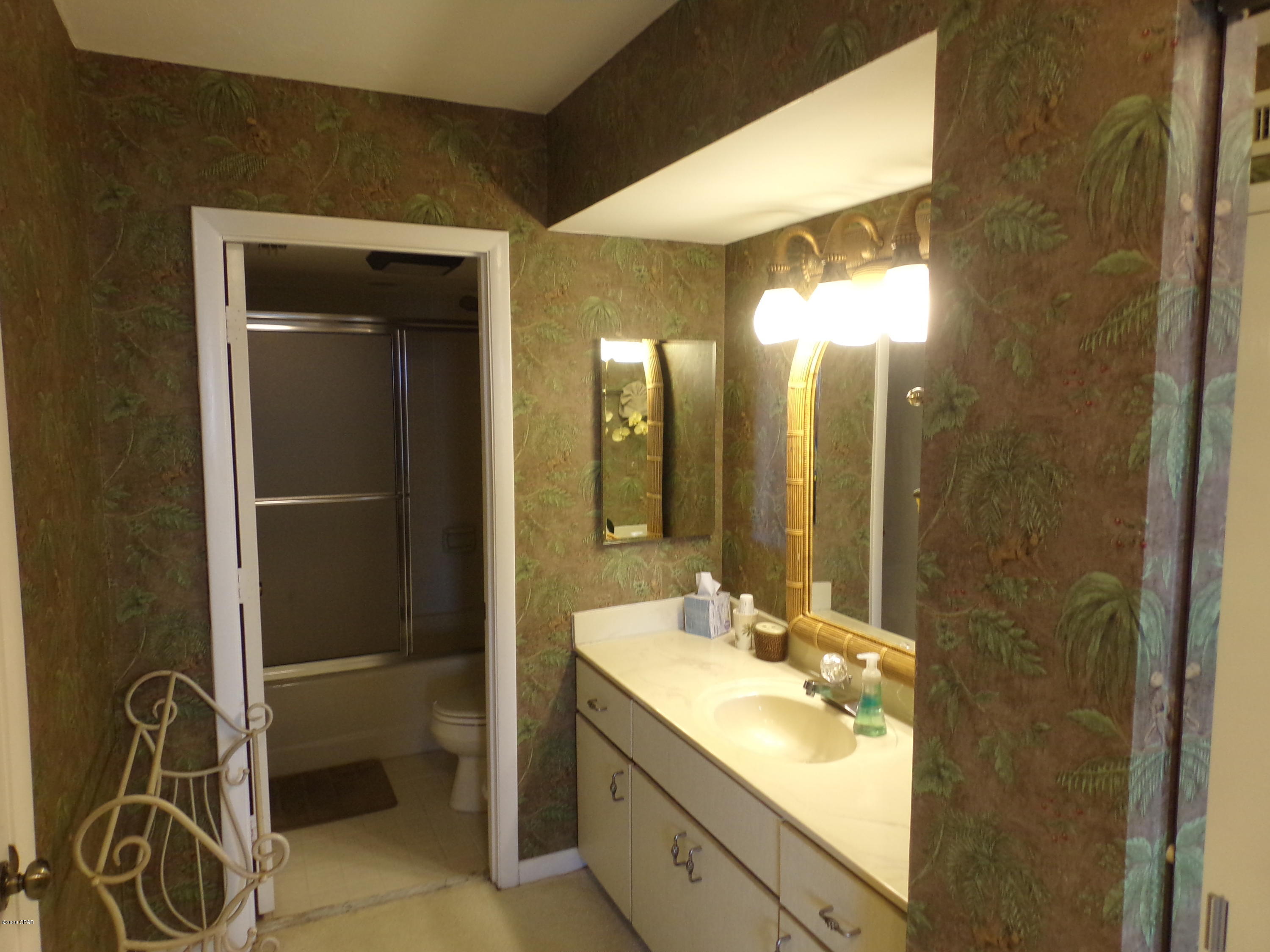 Summerhouse Condo. - Residential