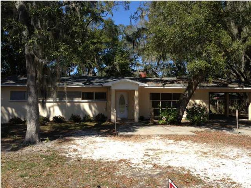 This 3/1 house near Donalson Point in Parker has plenty- large fenced backyard, screened back porch and covered patio makes for a great place if you have children or pets that need room to roam & play.  Close to Tyndall AFB.  Near the bay and fishing.