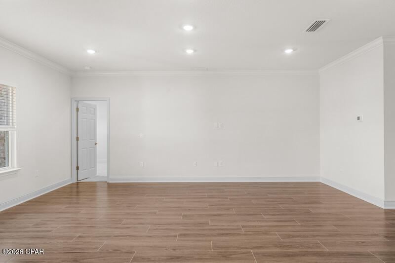 Lake Merial - Residential