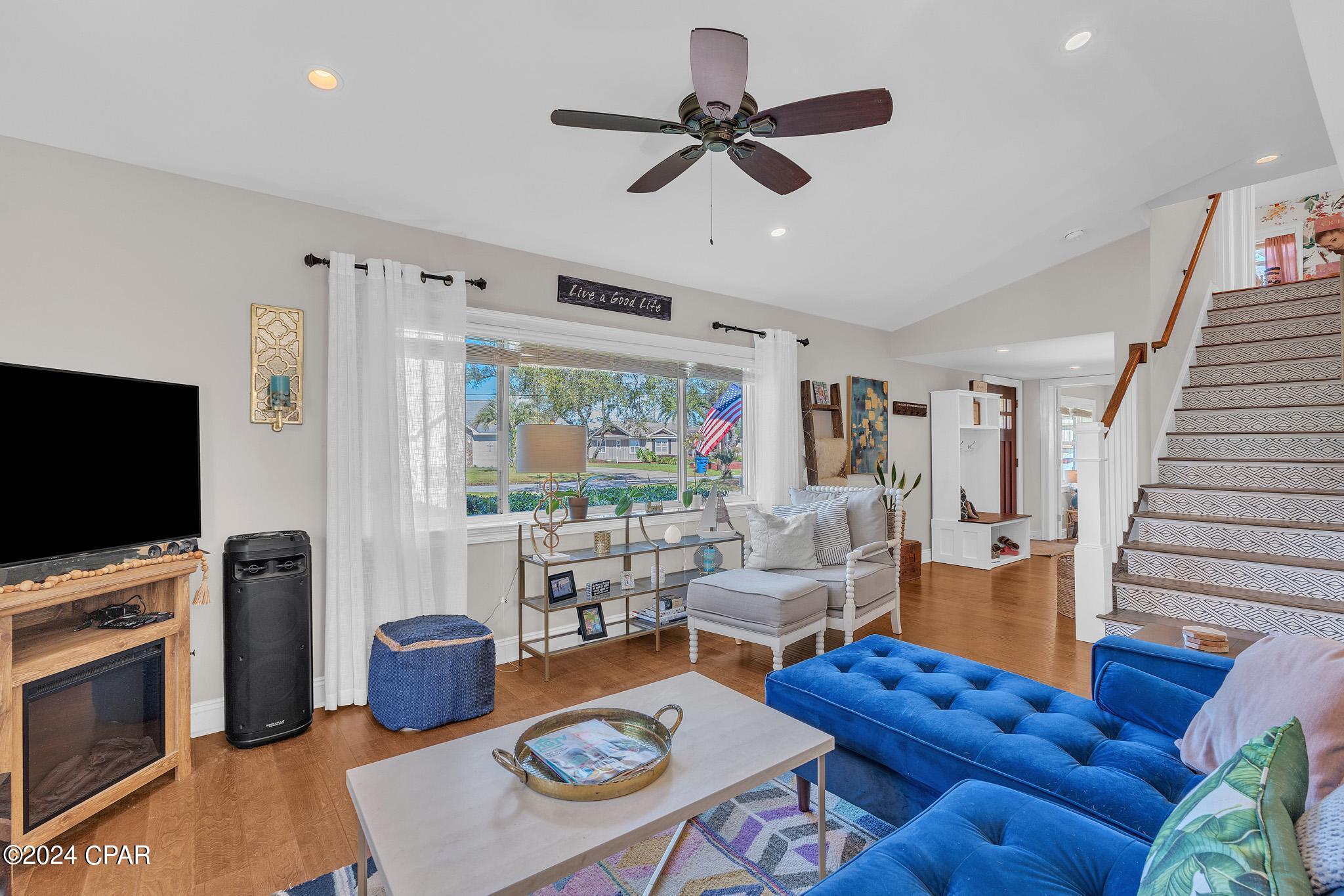 Pretty Bayou Hts 1st - Residential