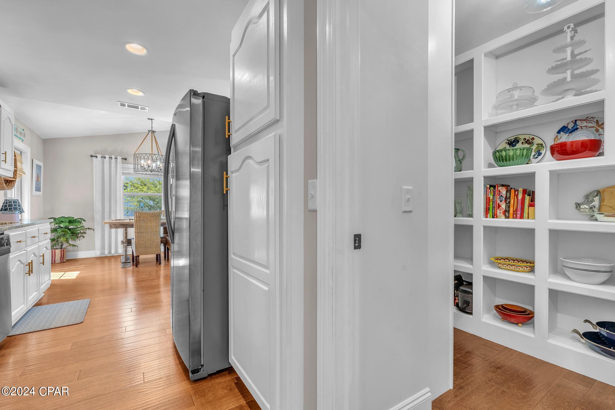 Pretty Bayou Hts 1st - Residential