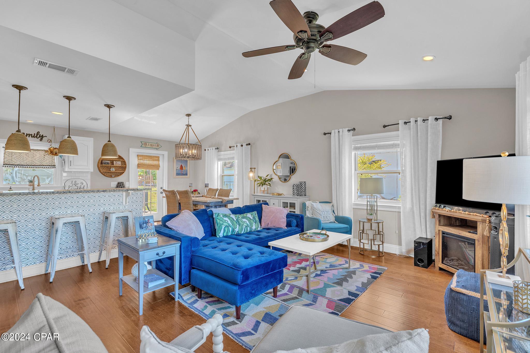 Pretty Bayou Hts 1st - Residential