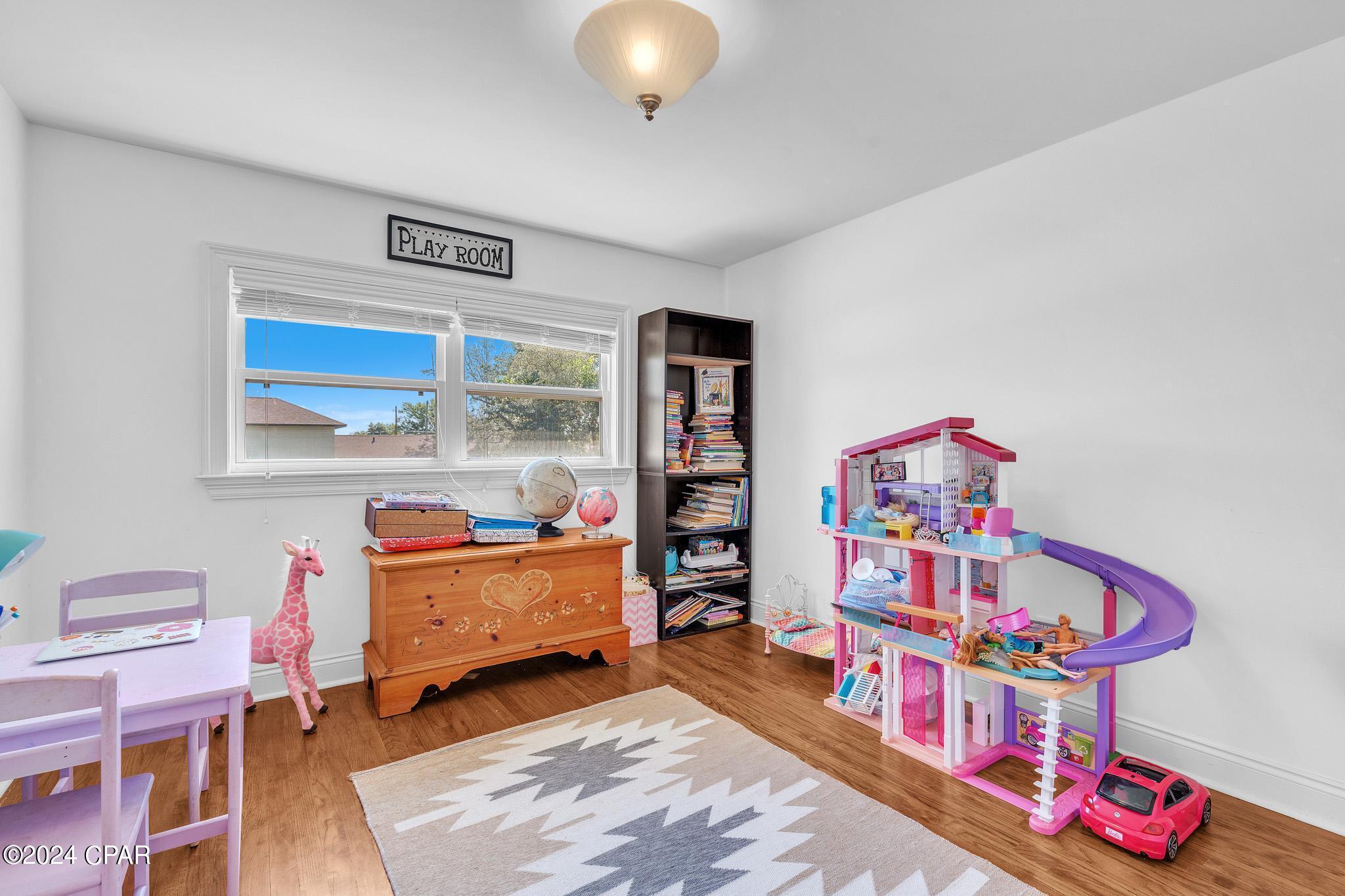 Pretty Bayou Hts 1st - Residential