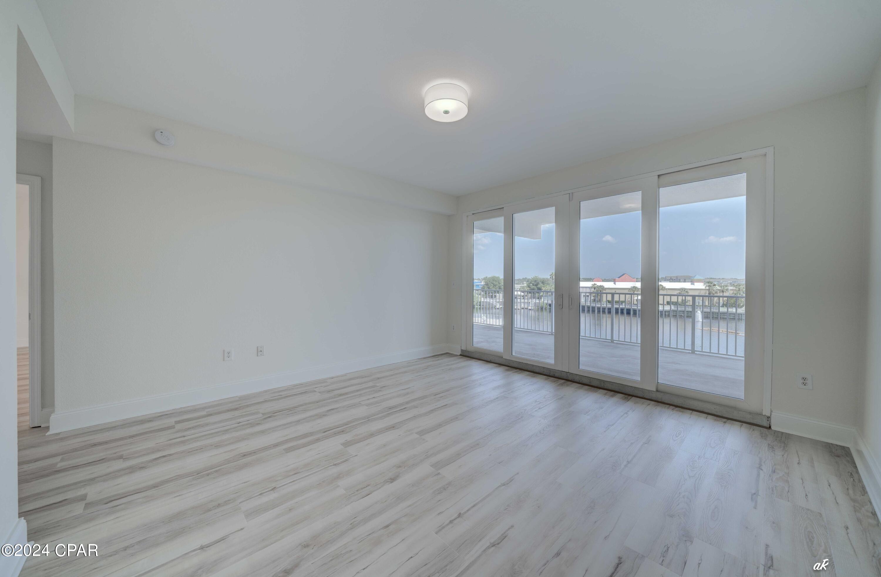 Laketown Wharf - Residential