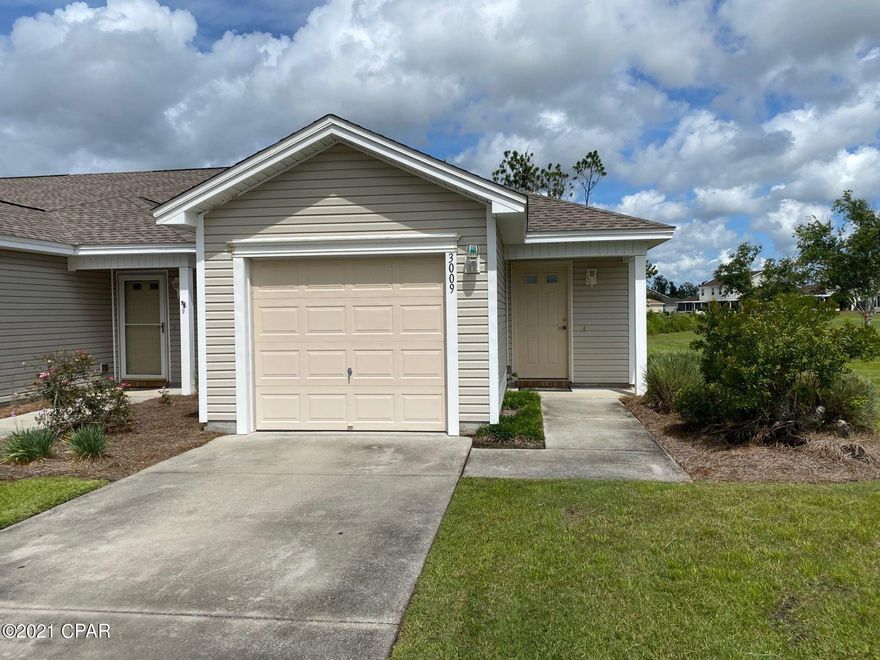 This home is located in Lynn Haven in the Hammocks Subdivision. Home includes a community pool with key access. Features an eat-in kitchen with a breakfast bar. Equipped with a washer/dryer connection, an enclosed patio in the backyard, and a 1 car garage.



*HOA includes community pool and grounds keeping*



*7 month lease only then month to month*