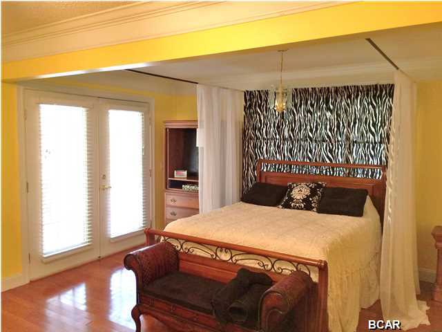 Country Club Harbour Estates - Residential