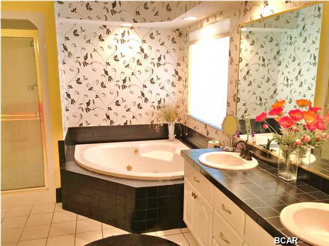 Country Club Harbour Estates - Residential