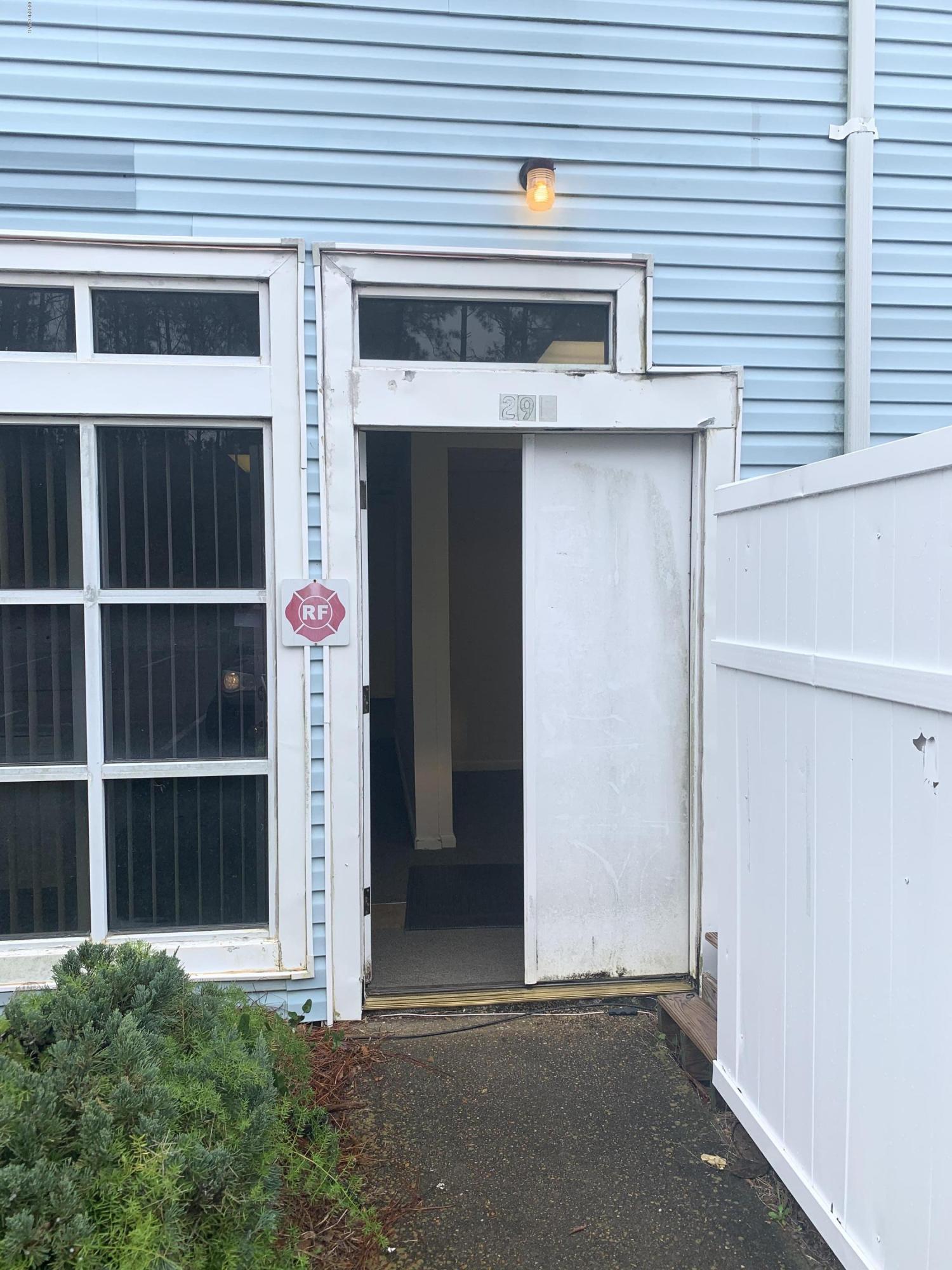 Promenade Shopping Mall - Commercial Lease