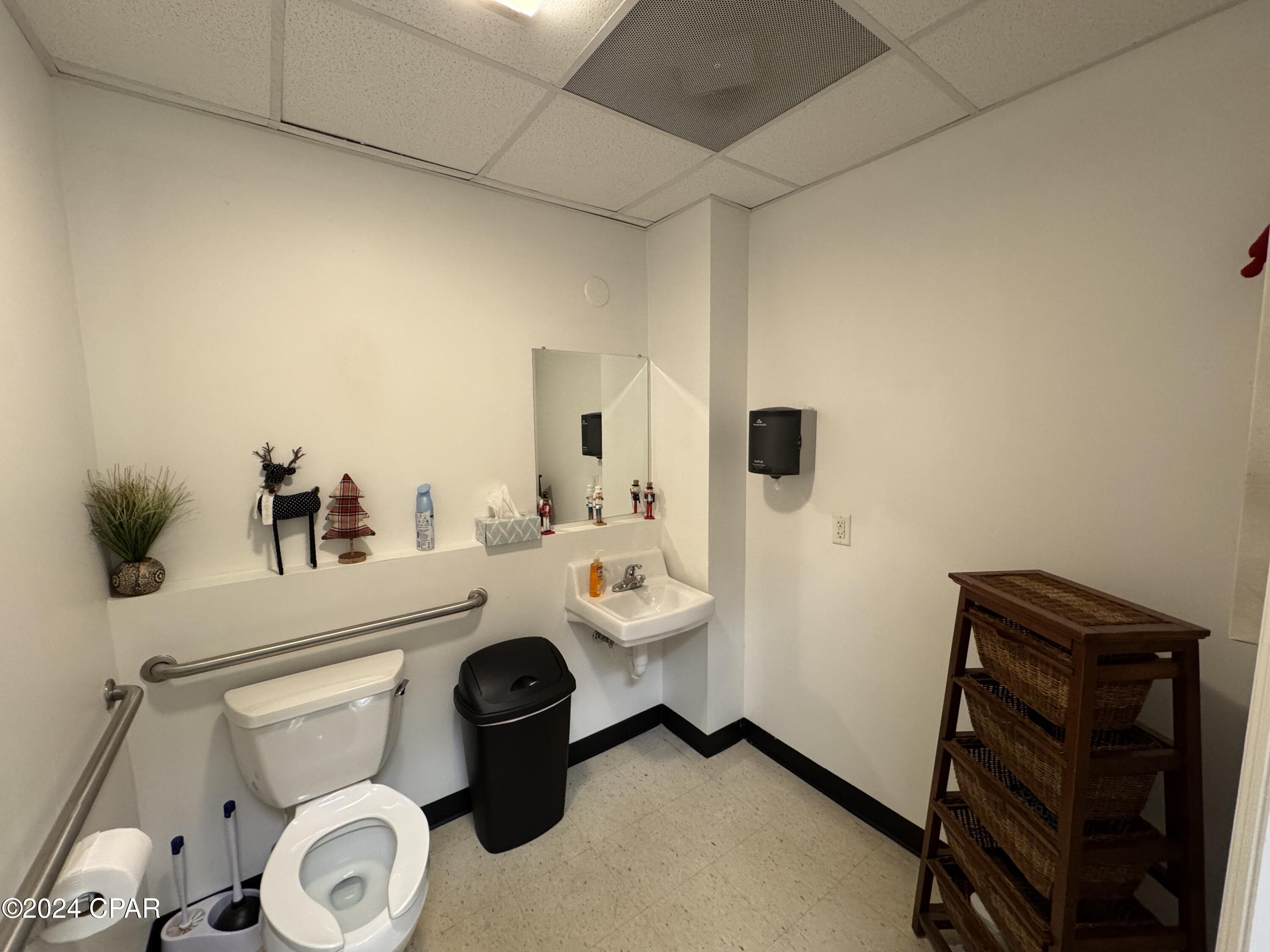 No Named Subdivision - Commercial Lease