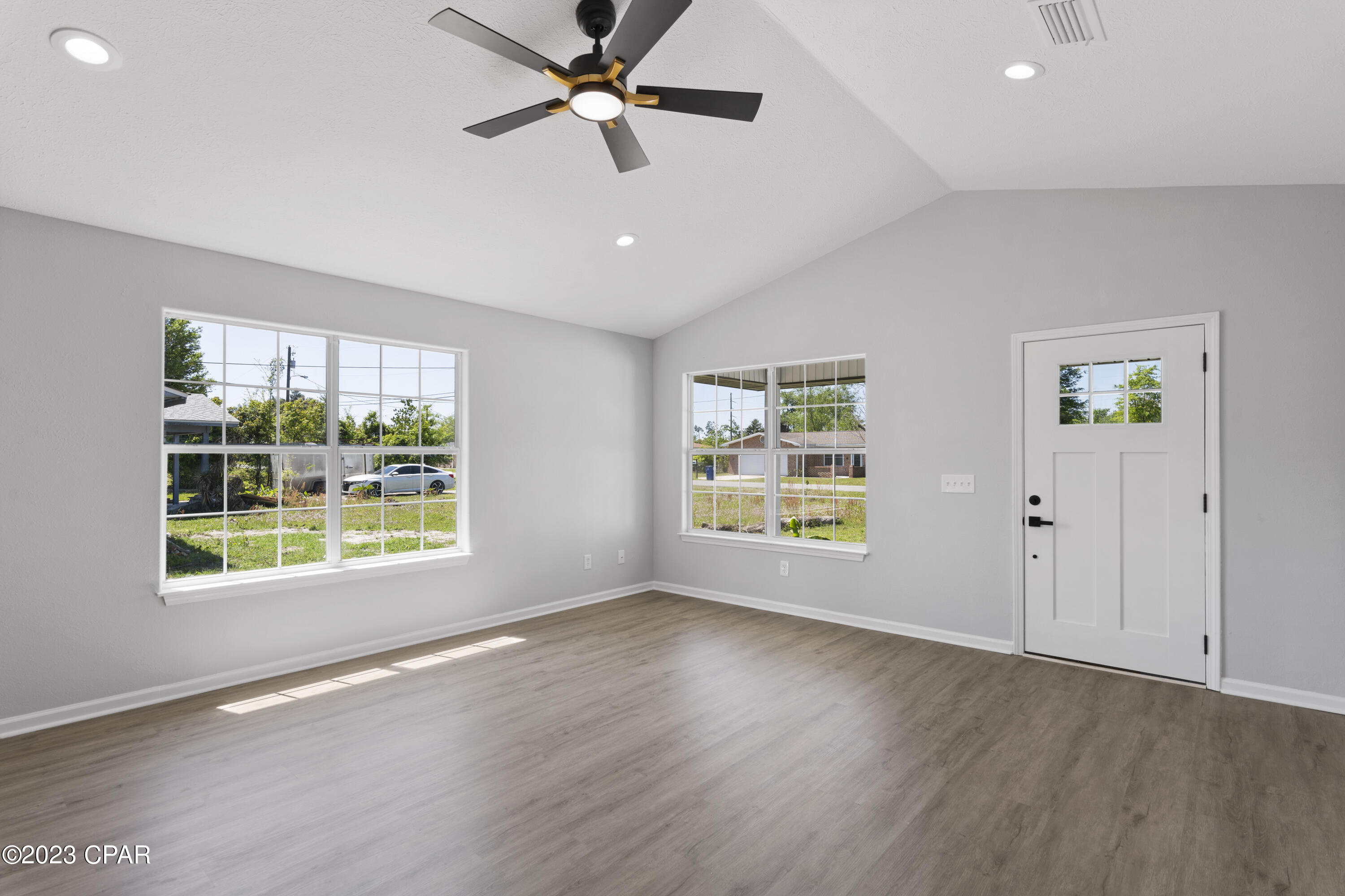 Imperial Oaks - Residential