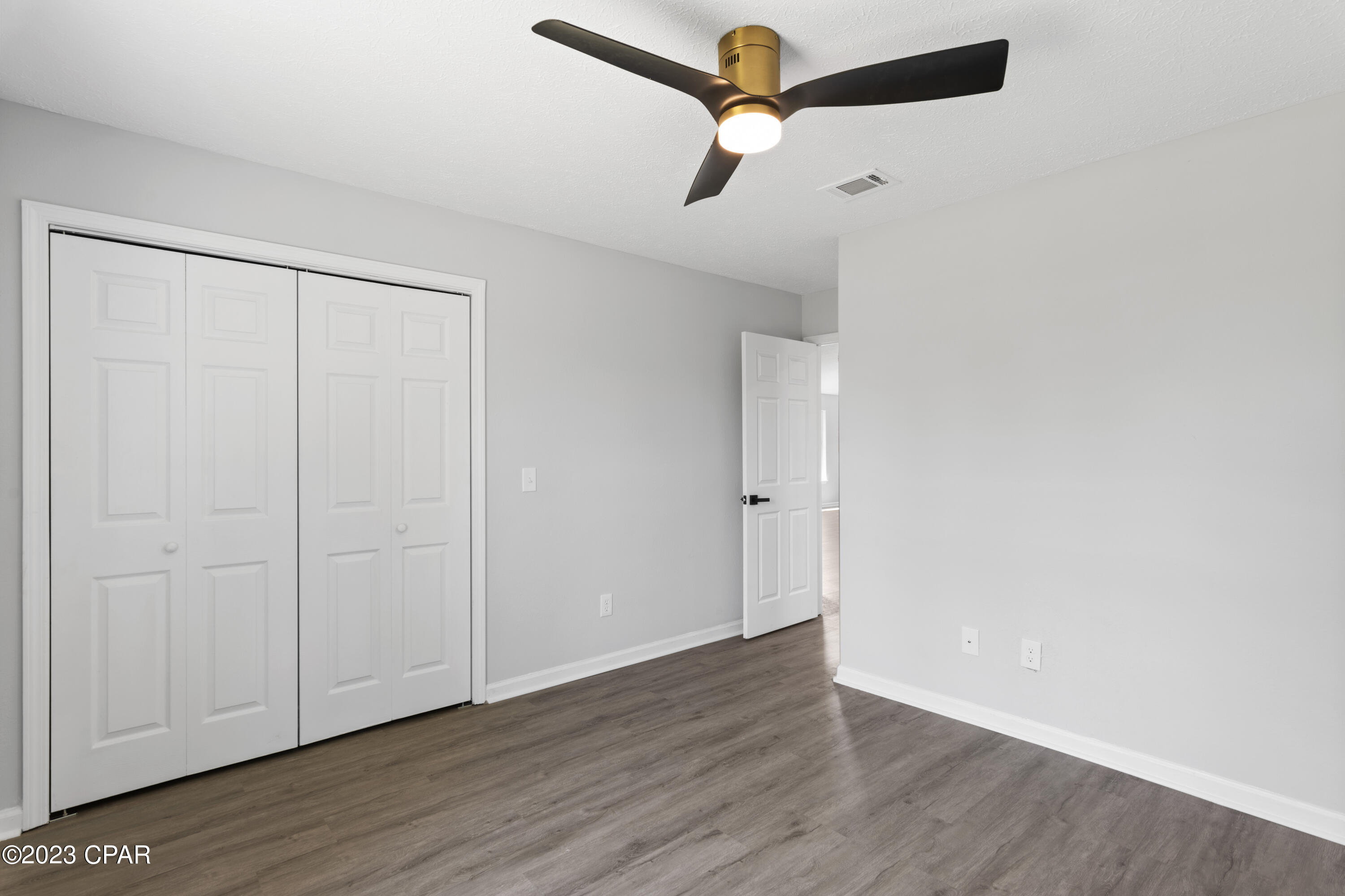 Imperial Oaks - Residential