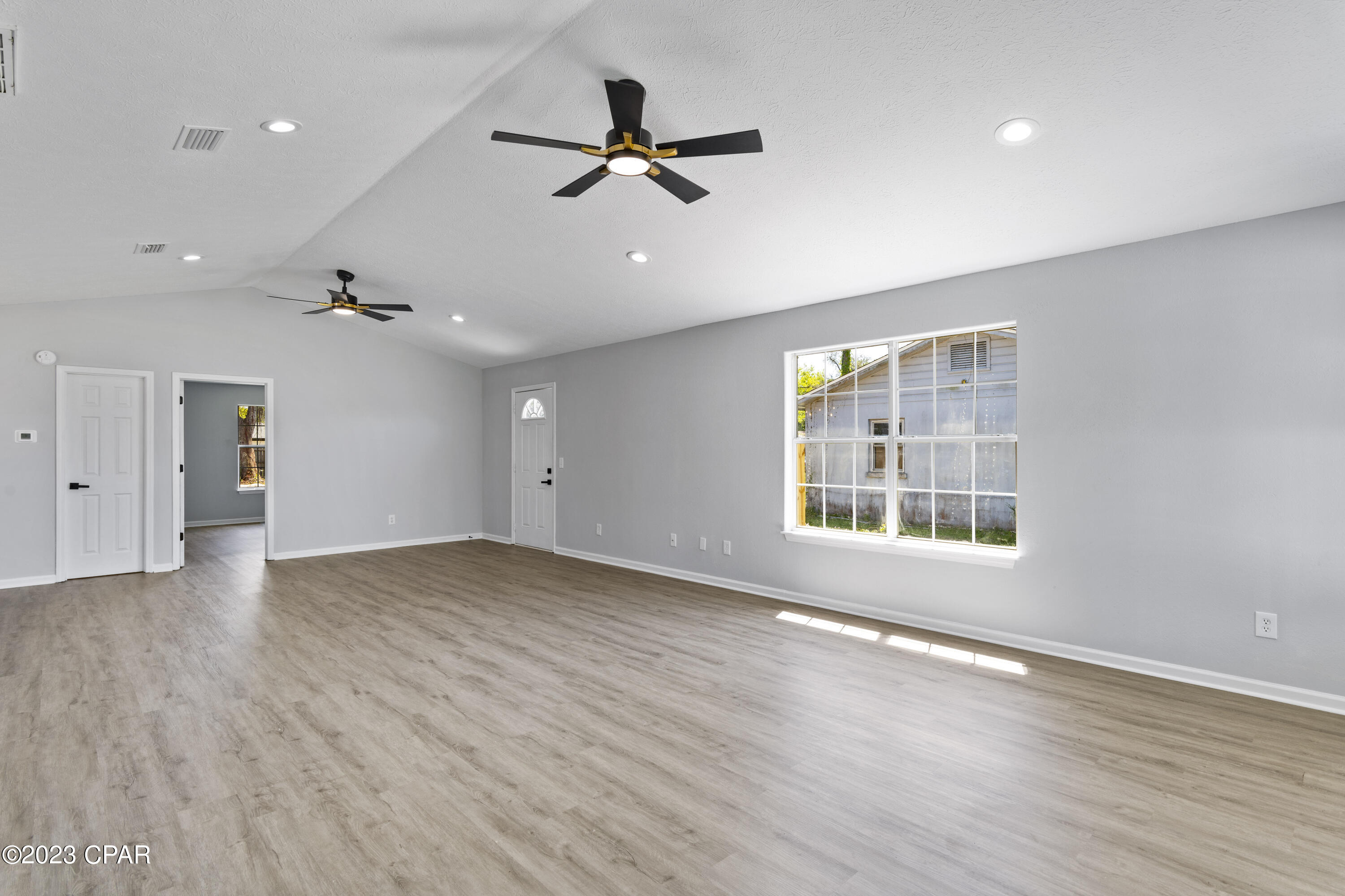 Imperial Oaks - Residential