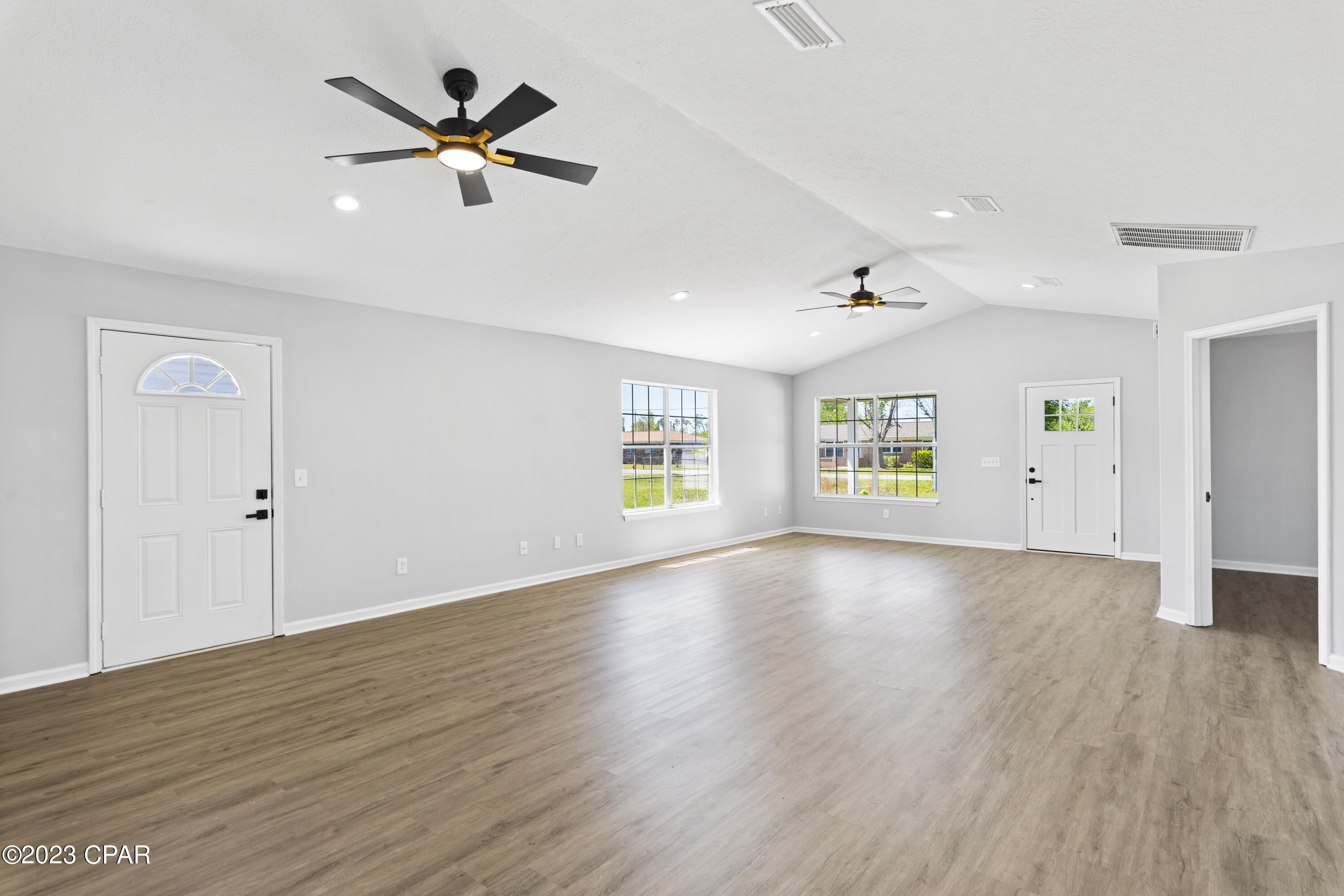 Imperial Oaks - Residential