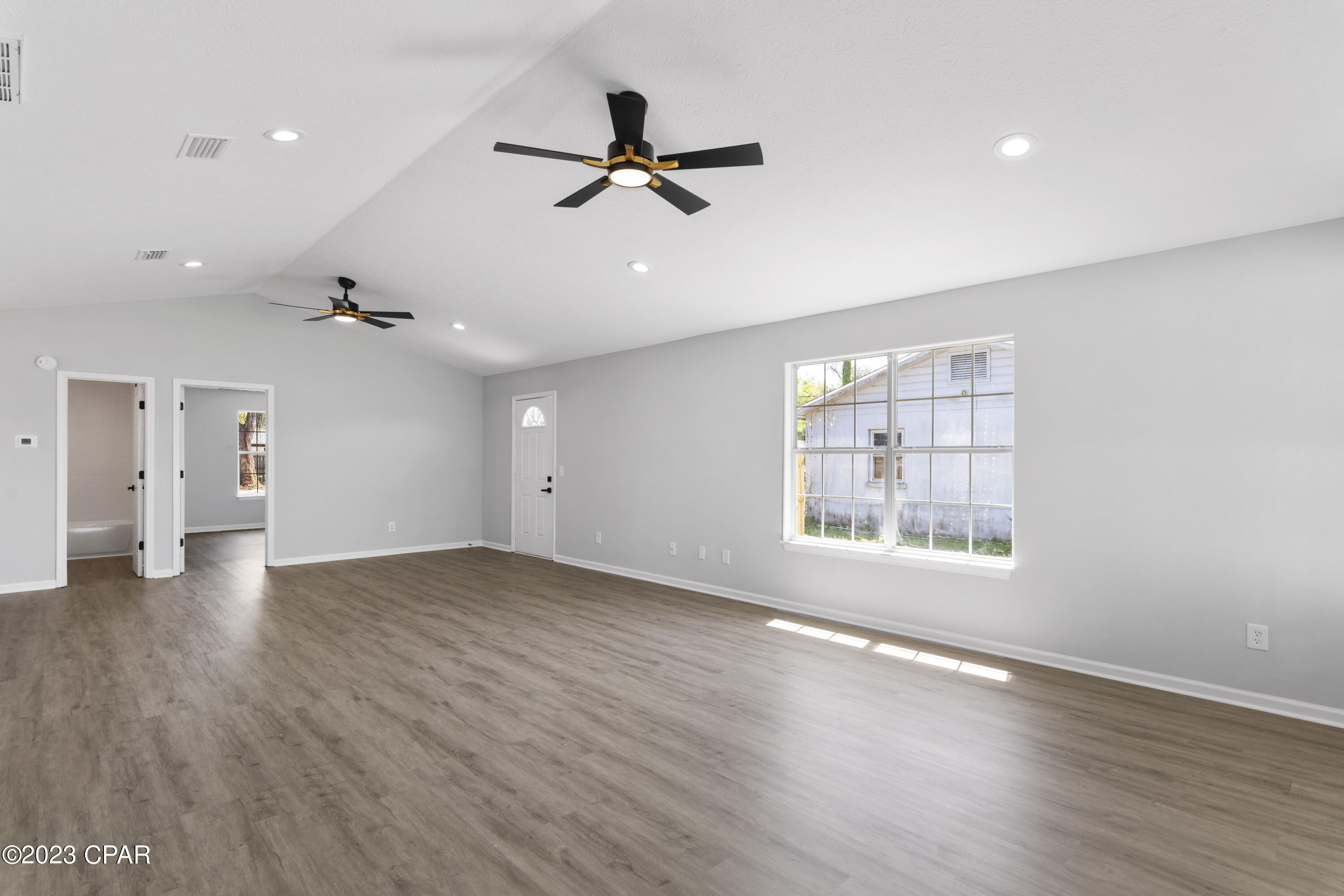 Imperial Oaks - Residential