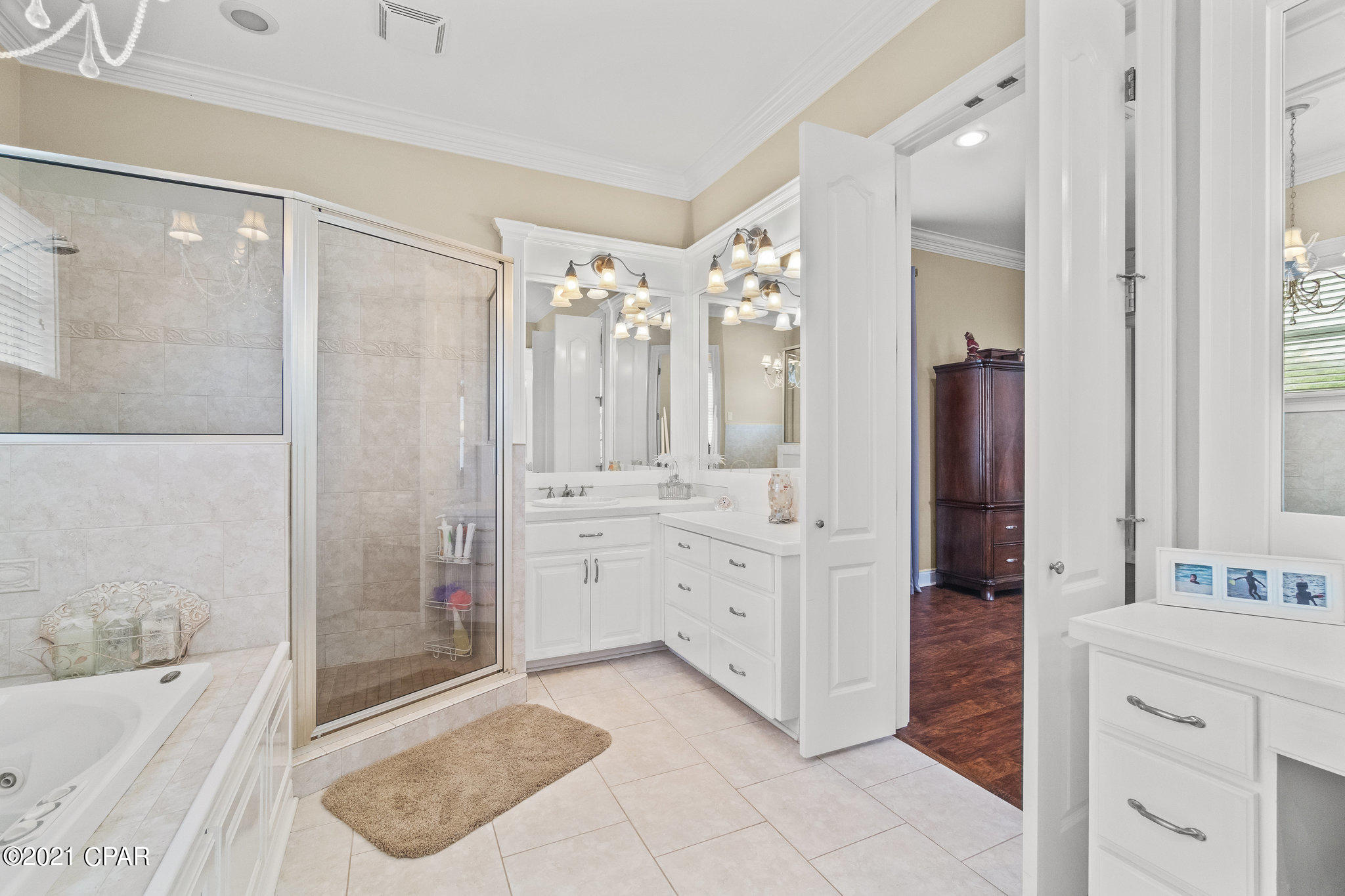 Santa Monica Beach - Residential