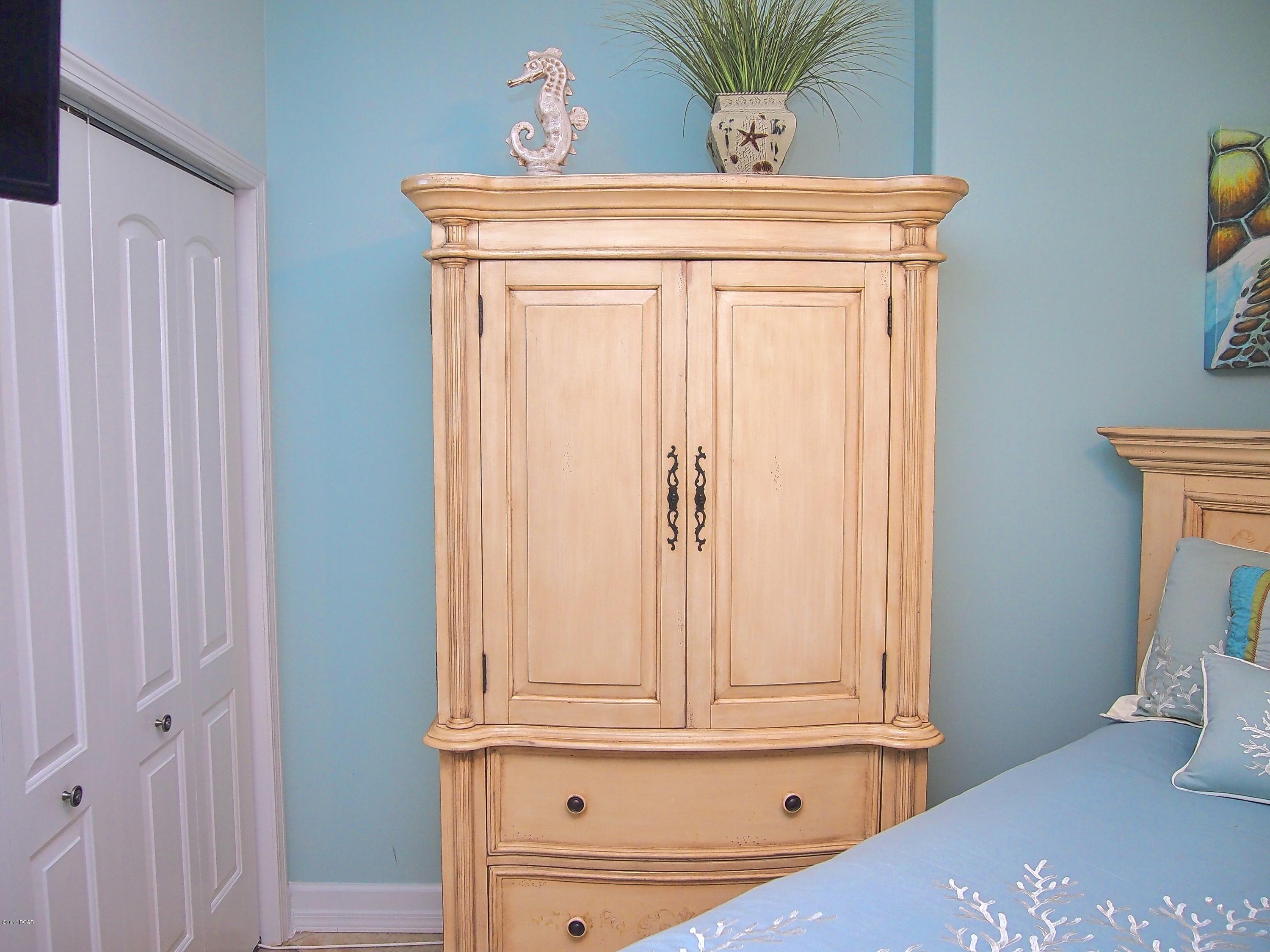 Tropic Winds - Residential