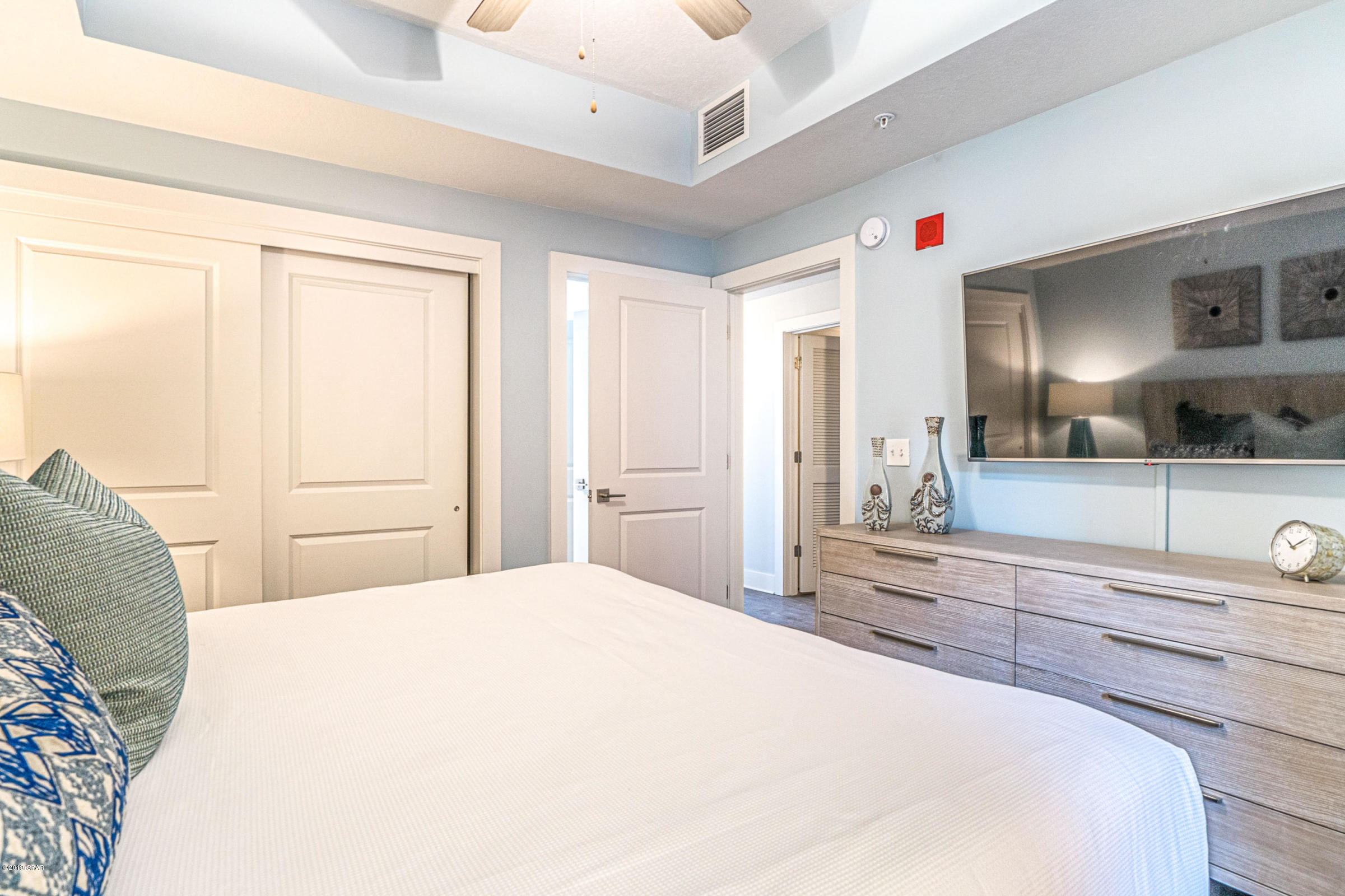 Calypso Towers III - Residential