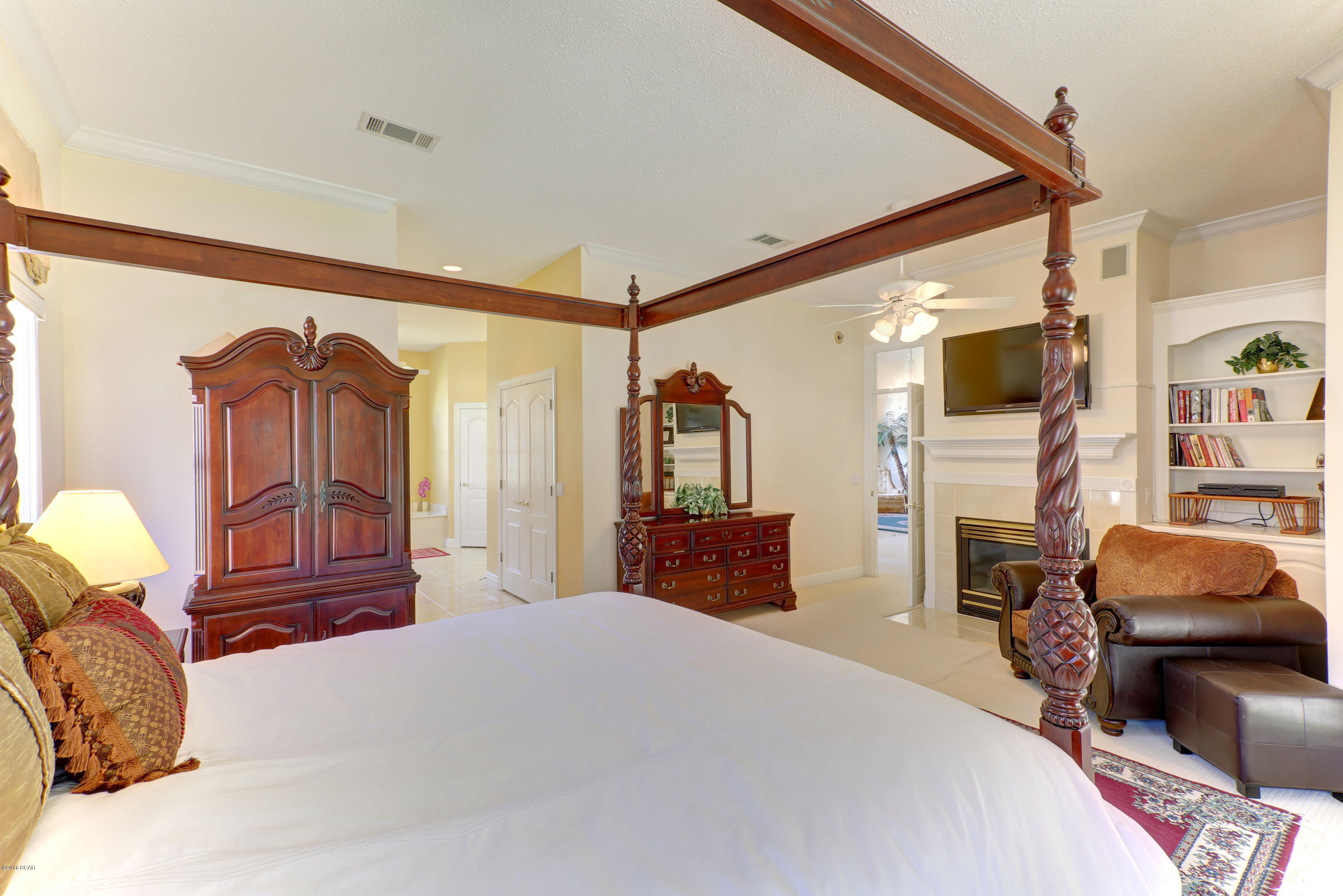 Country Club Harbour Estates - Residential