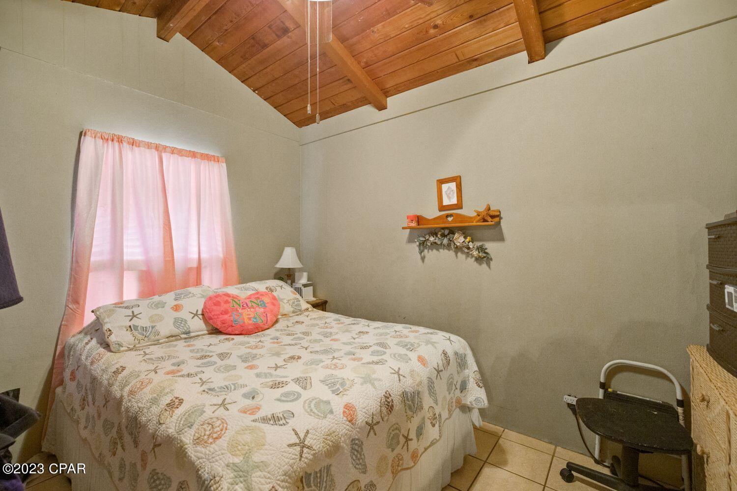 Laguna Beach Estates 6th Add - Residential