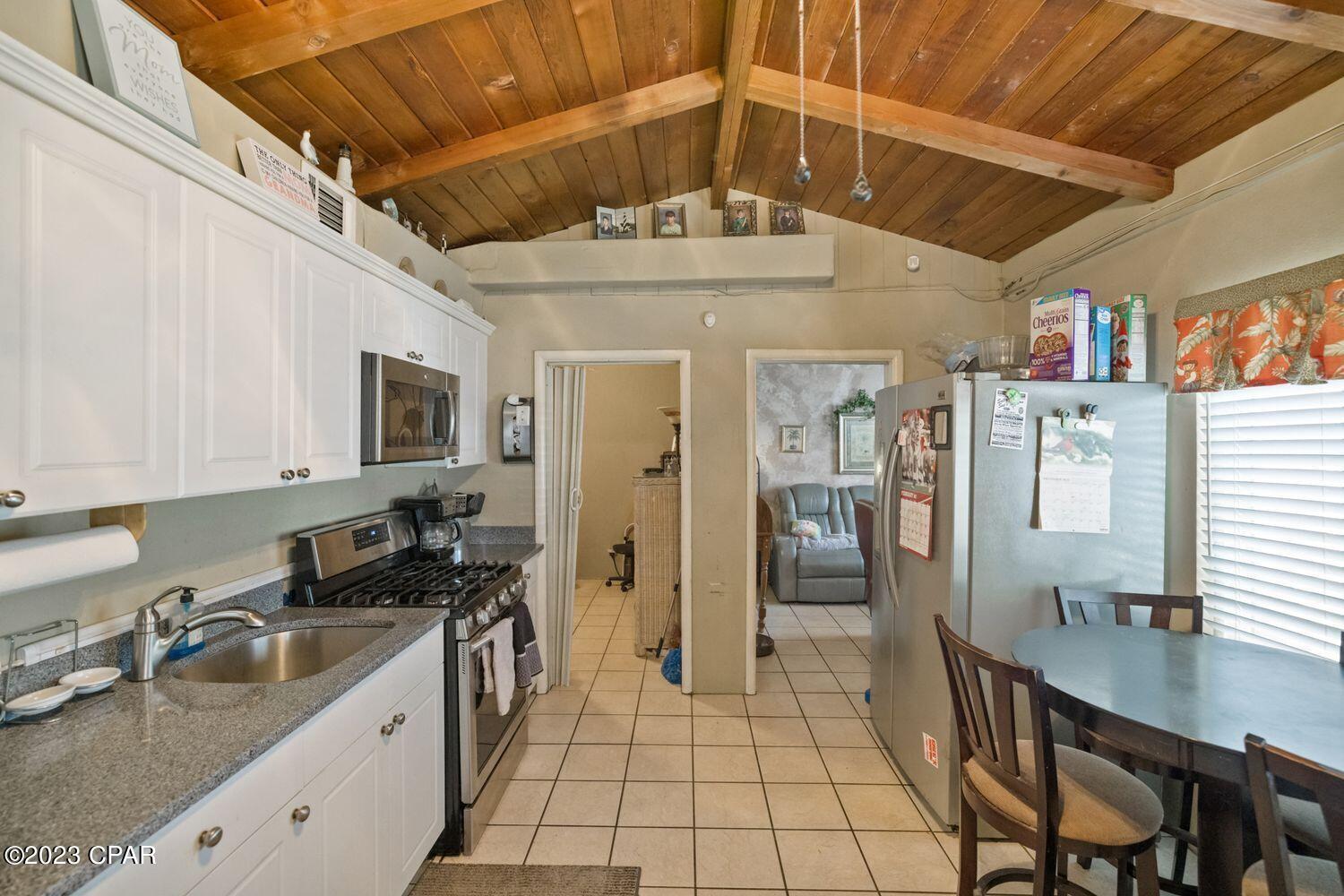 Laguna Beach Estates 6th Add - Residential