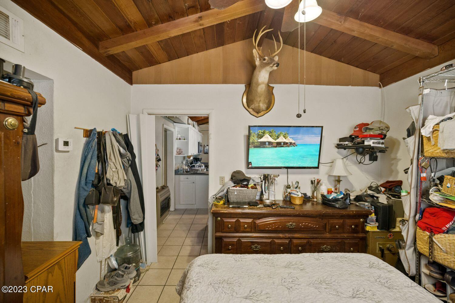 Laguna Beach Estates 6th Add - Residential