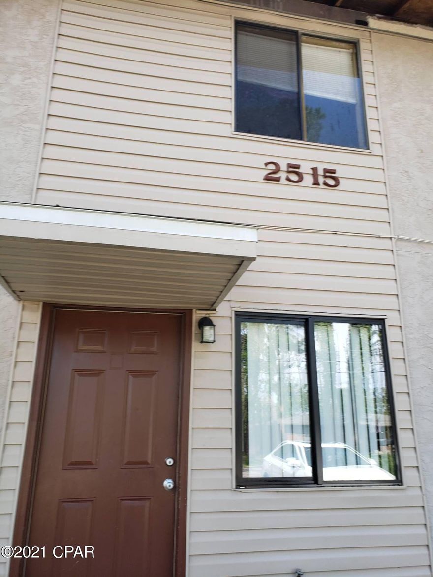 Townhome close to shopping, dining, entertainment and the beach. This home features an open kitchen/living room area and a fenced backyard.



*Water, Sewer, Garbage, Pest Control included.



*1/2 off security deposit for active military